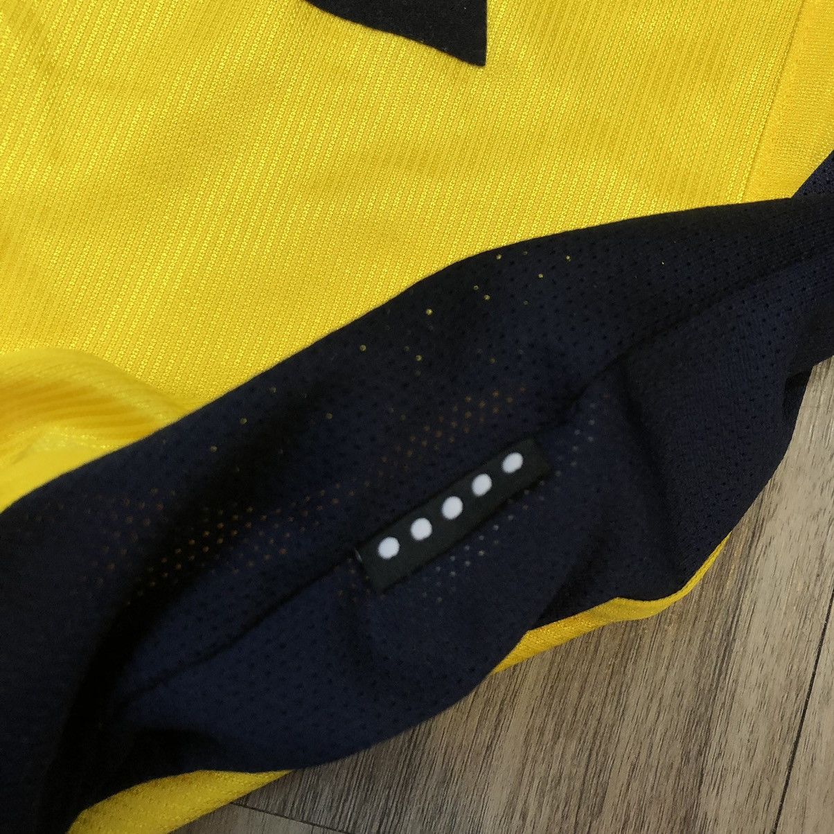 Nike Arsenal 99/00 away shirt #10 Bergkamp Size US S / EU 44-46 / 1 - 11 Thumbnail