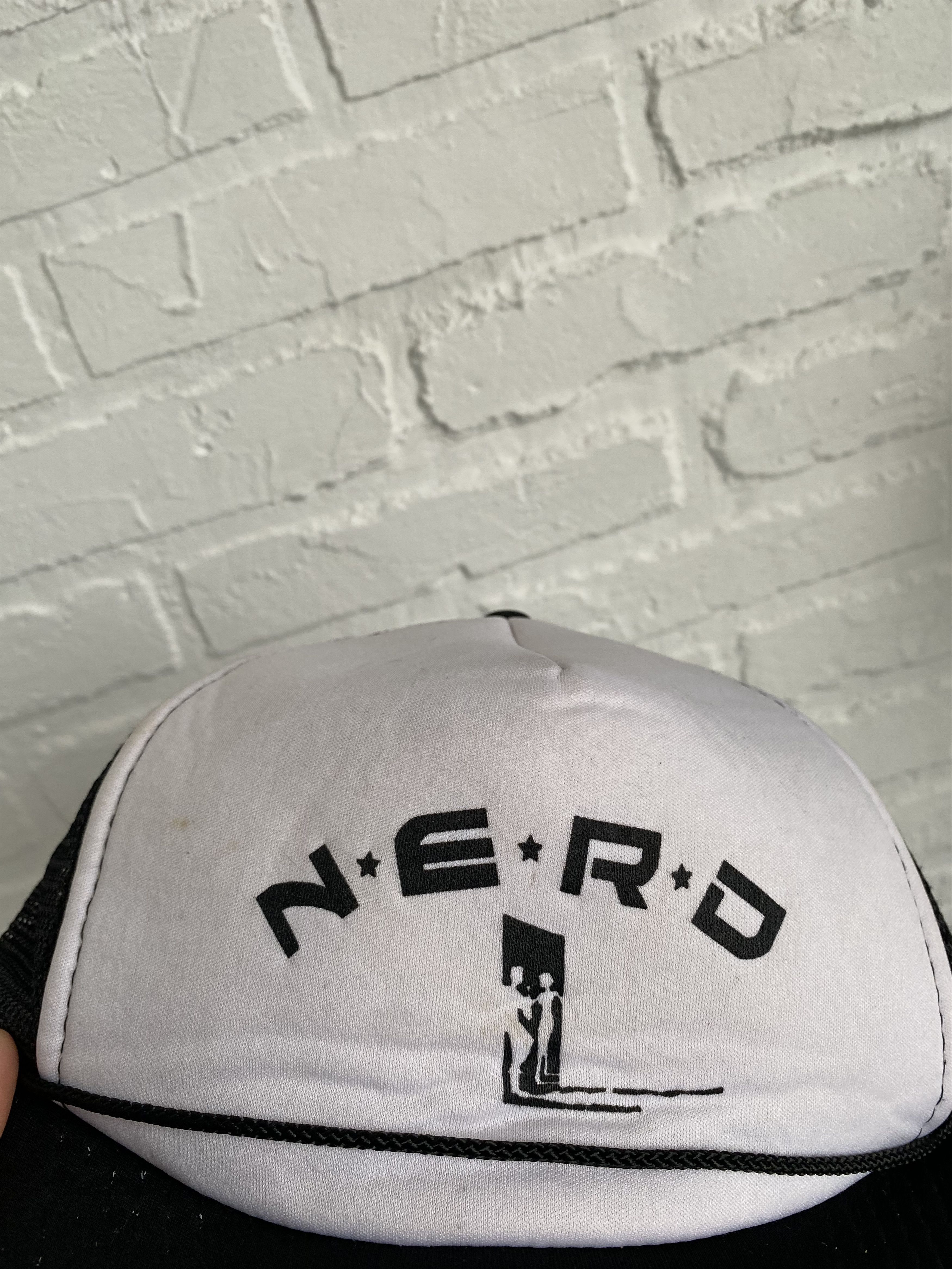 Band Tees Vintage 2001 N.E.R.D In search of... trucker cap Size ONE SIZE - 8 Thumbnail