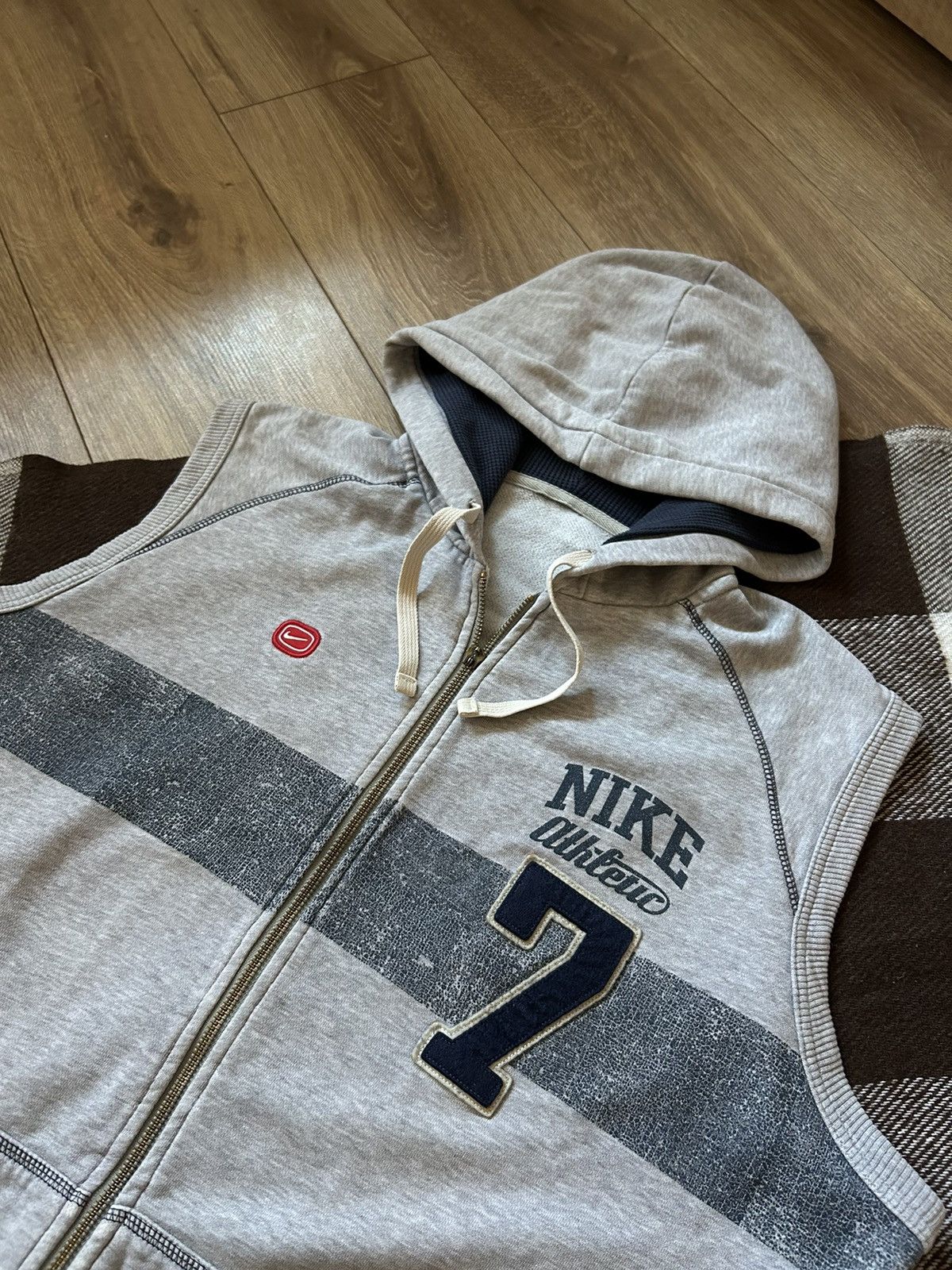 Nike × Vintage Vintage Nike Big logo y2k cotton vests Size US L / EU 52-54 / 3 - 3 Thumbnail
