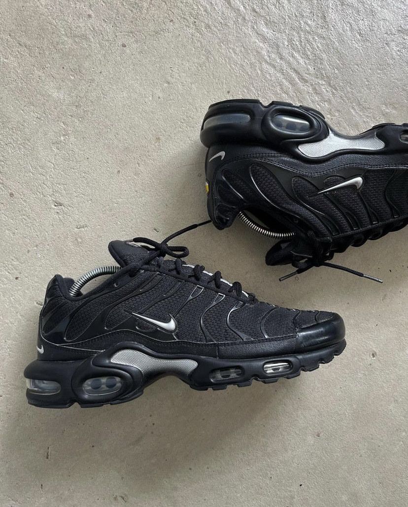 Nike nike tn triple black mini c swoosh reflective air Size US 12 / EU 45 - 1 Thumbnail