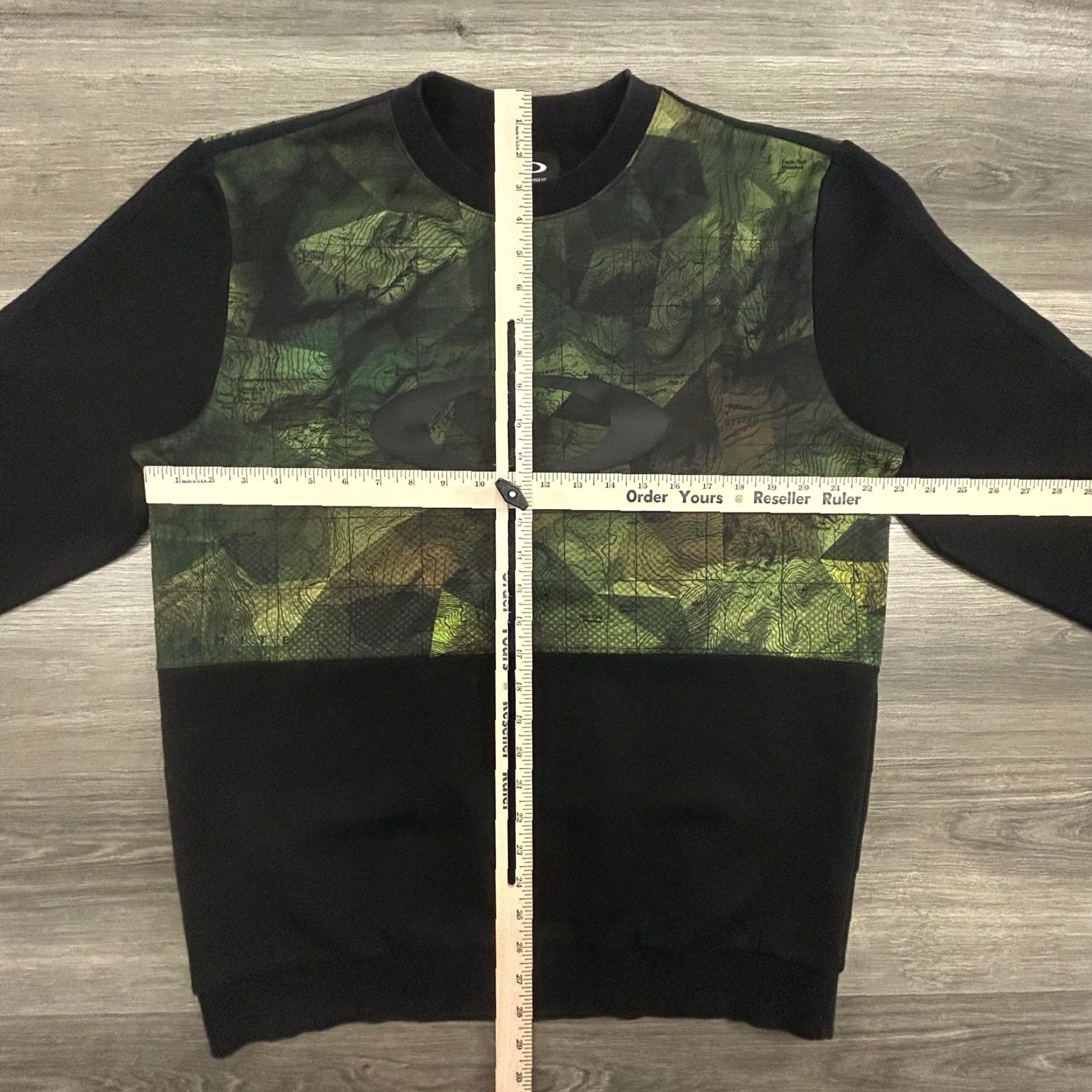 Oakley Oakley Sweatshirt Mens XL Black Camo Performance Fit Crewneck Logo Graphic Print Pullover Knitted Knit Regular Sleeve Boys Mens to Adults? Size US XL / EU 56 / 4 - 5 Thumbnail