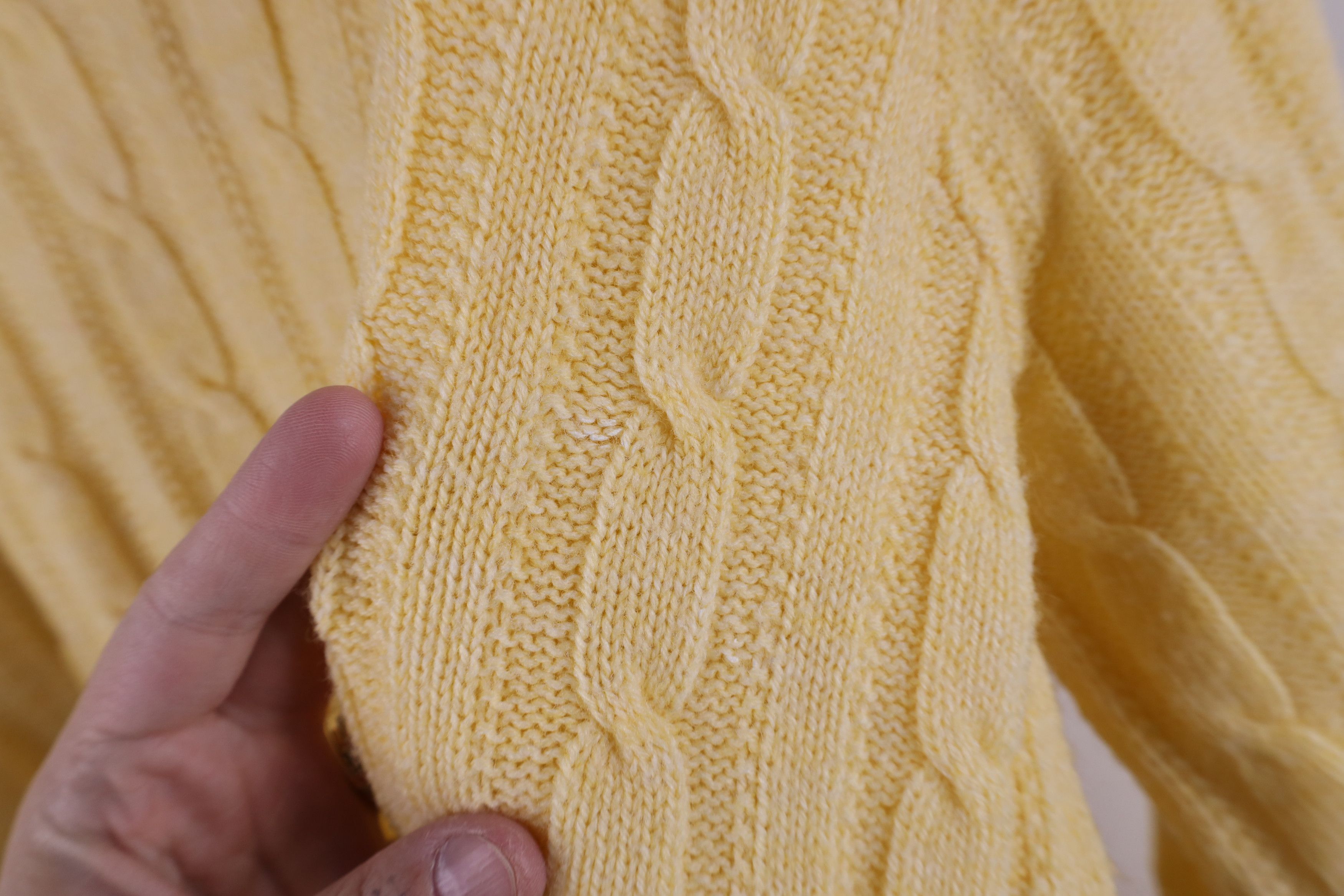 Vintage Vintage 70s Streetwear Cable Knit V-Neck Sweater Yellow USA Size US L / EU 52-54 / 3 - 7 Thumbnail