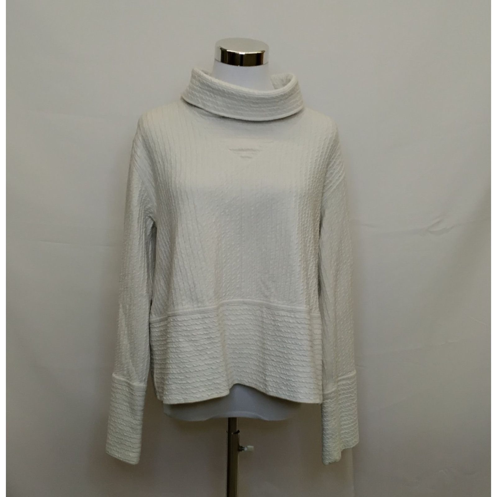 Lululemon Lululemon Funnel-Neck Sweater Women's M White Athleisure Size M / US 6-8 / IT 42-44 - 2 Thumbnail