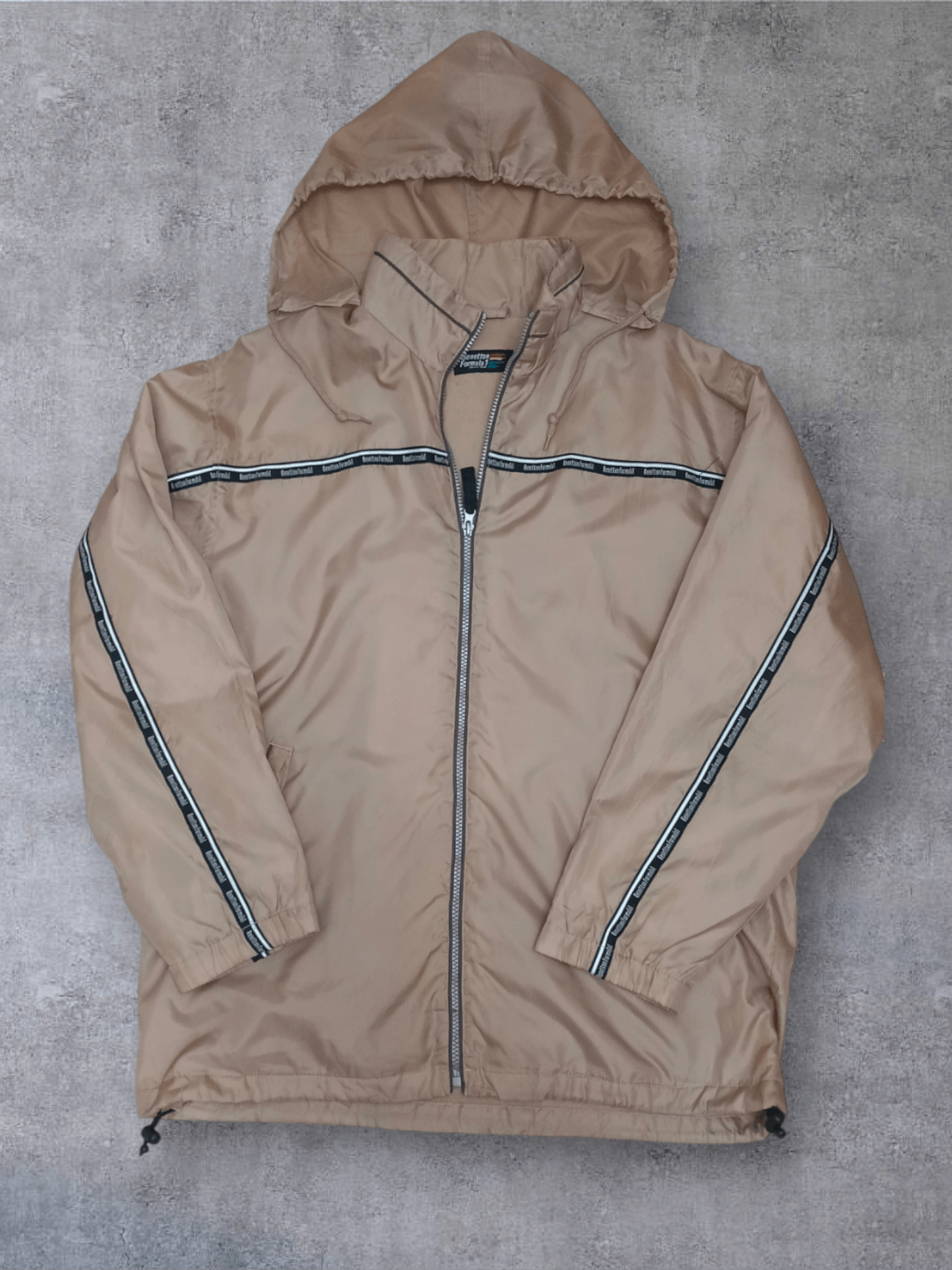 Benetton Benetton Formula 1 Size US L / EU 52-54 / 3 - 6 Thumbnail
