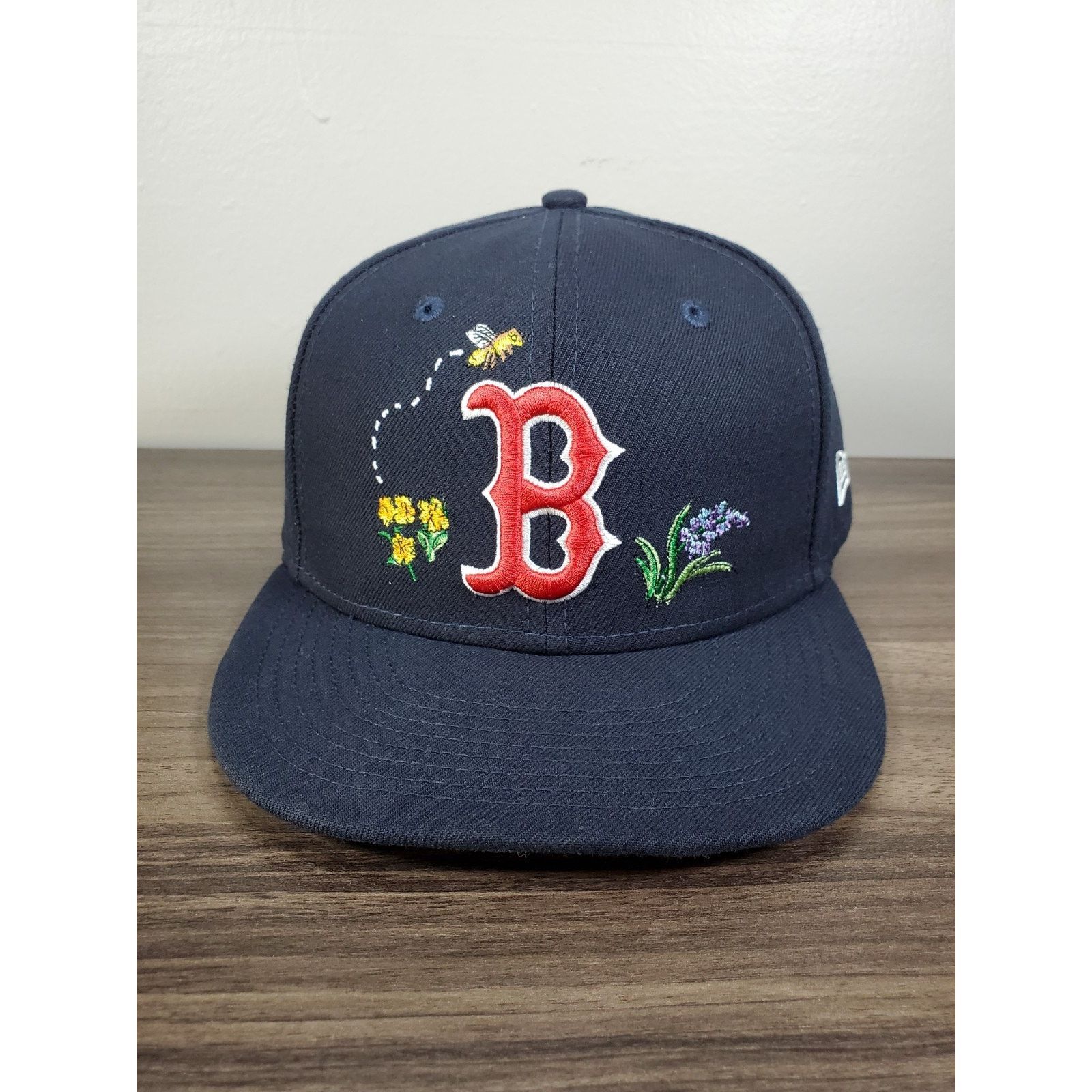 MLB × New Era Boston Red Sox Watercolor Floral Fitted Hat Cap Size 7 5/8 Size 40 - 1 Thumbnail