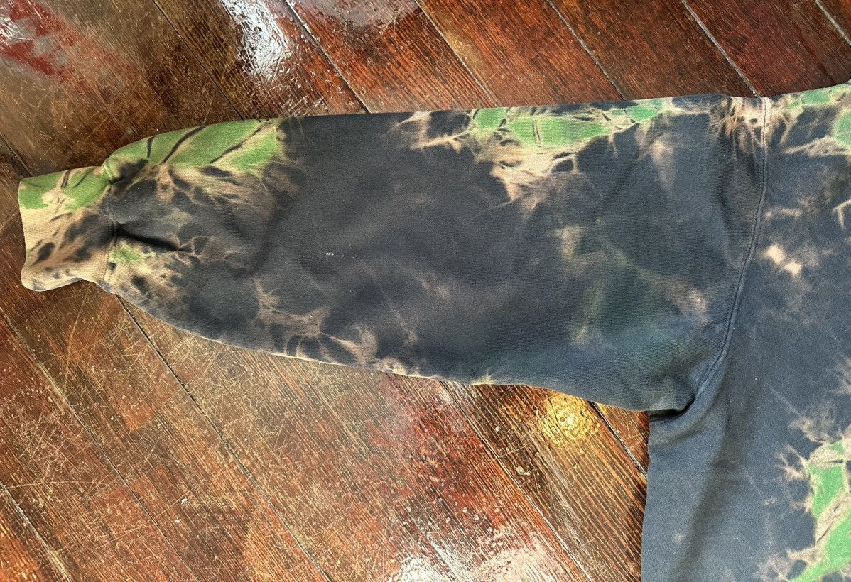 Supreme SUPREME FW25 SMALL BOX CREWNECK CAMO SMALL BLEACHED Size US S / EU 44-46 / 1 - 11 Thumbnail