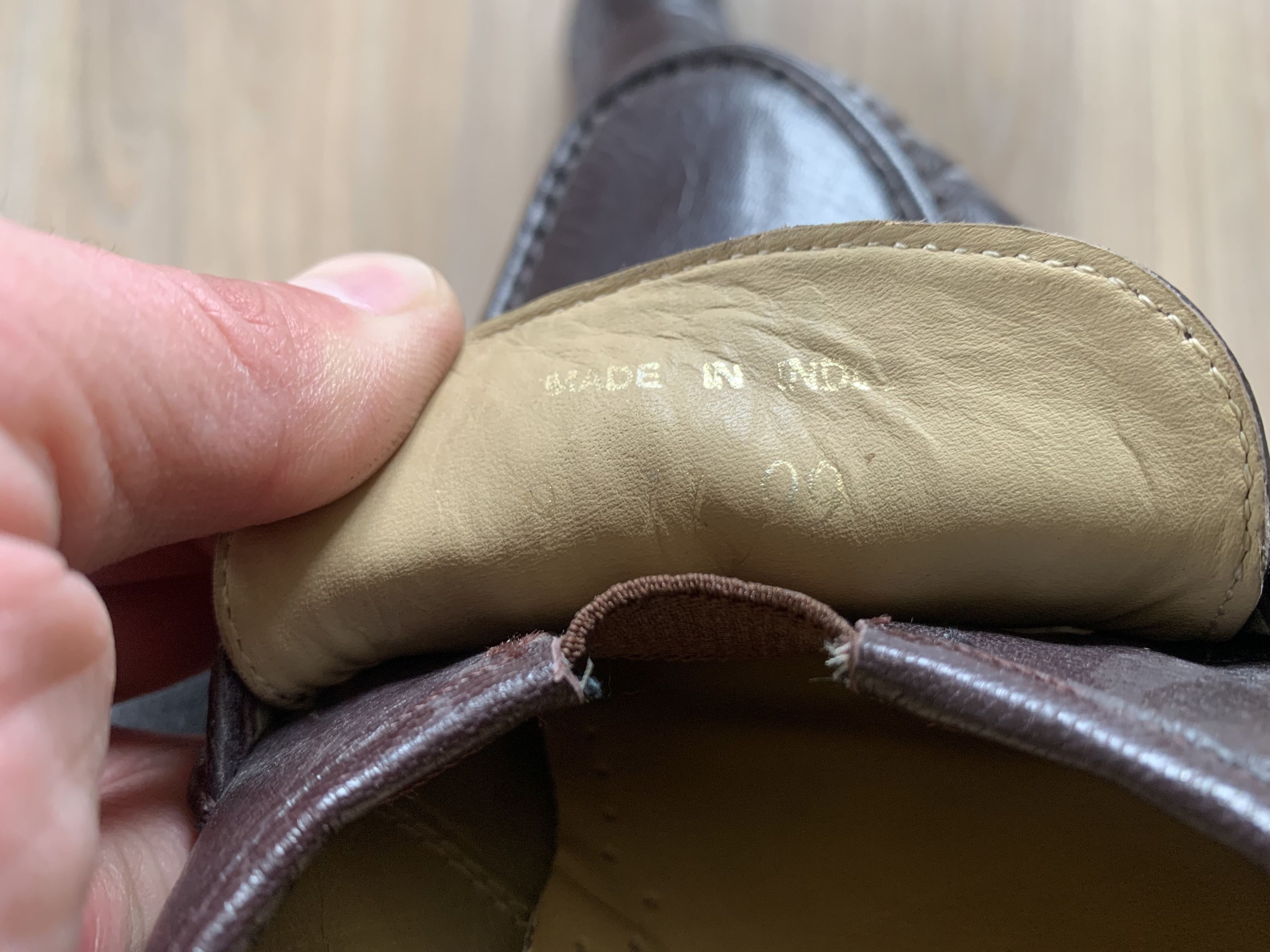 Clarks Men’s Clarks Brown Leather Loafers Shoes Size US 6 / EU 39 - 12 Thumbnail