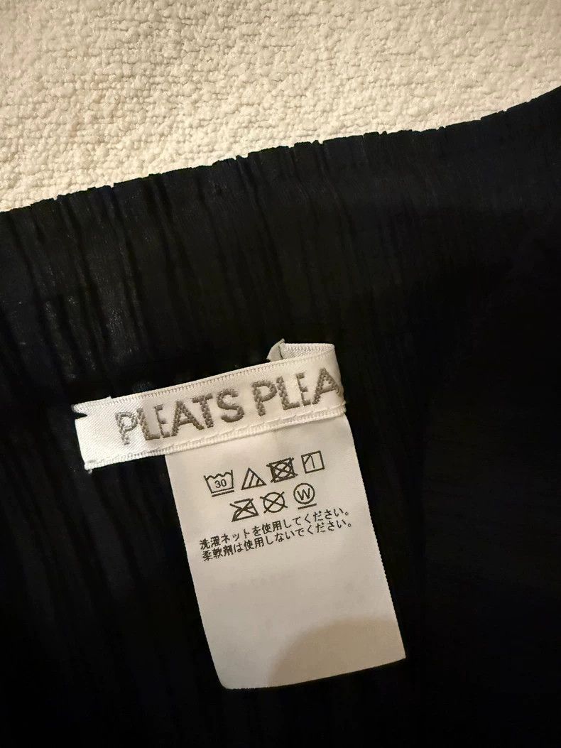 Issey Miyake Issey Miyake size:3 Two black and grey pleated skirts Size 31" - 2 Thumbnail