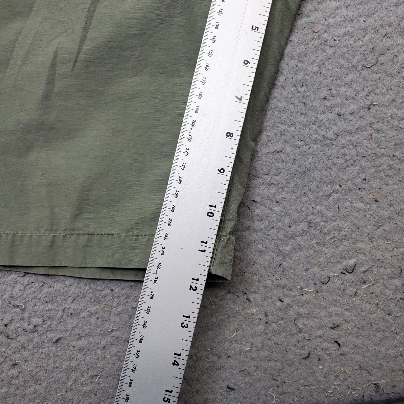 Levi's Levi's Cargo Shorts Mens 31 Green Flat Front Utility Pocket Hiking Outdoor Apparel Shirt? Size US 31 - 4 Thumbnail