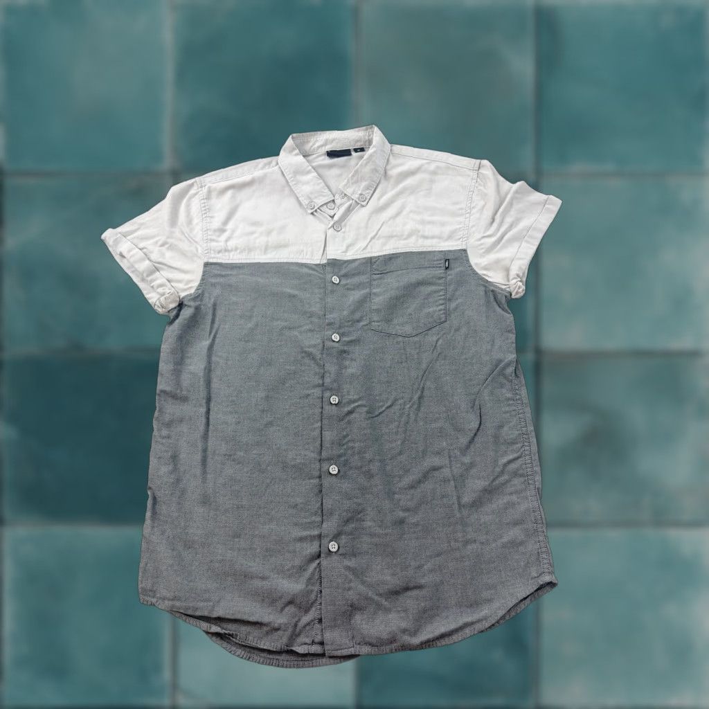 Vans VANS Mens Medium Gray Button-Up Shirt User: New title: VANS Mens Medium Gray Button-Up Shirt Size US M / EU 48-50 / 2 - 1 Thumbnail