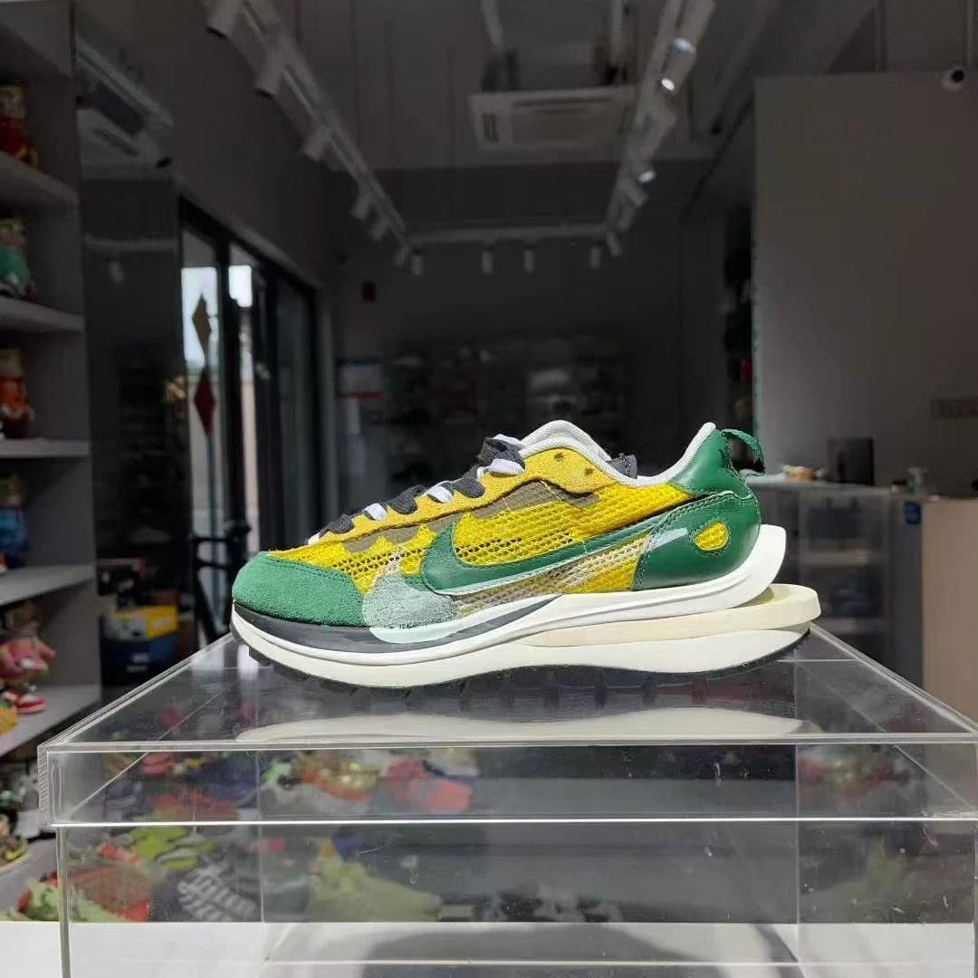 Nike Sacai x Nike VaporWaffle Green Yellow 37.5 Size US 6.5 / IT 36.5 - 2 Thumbnail