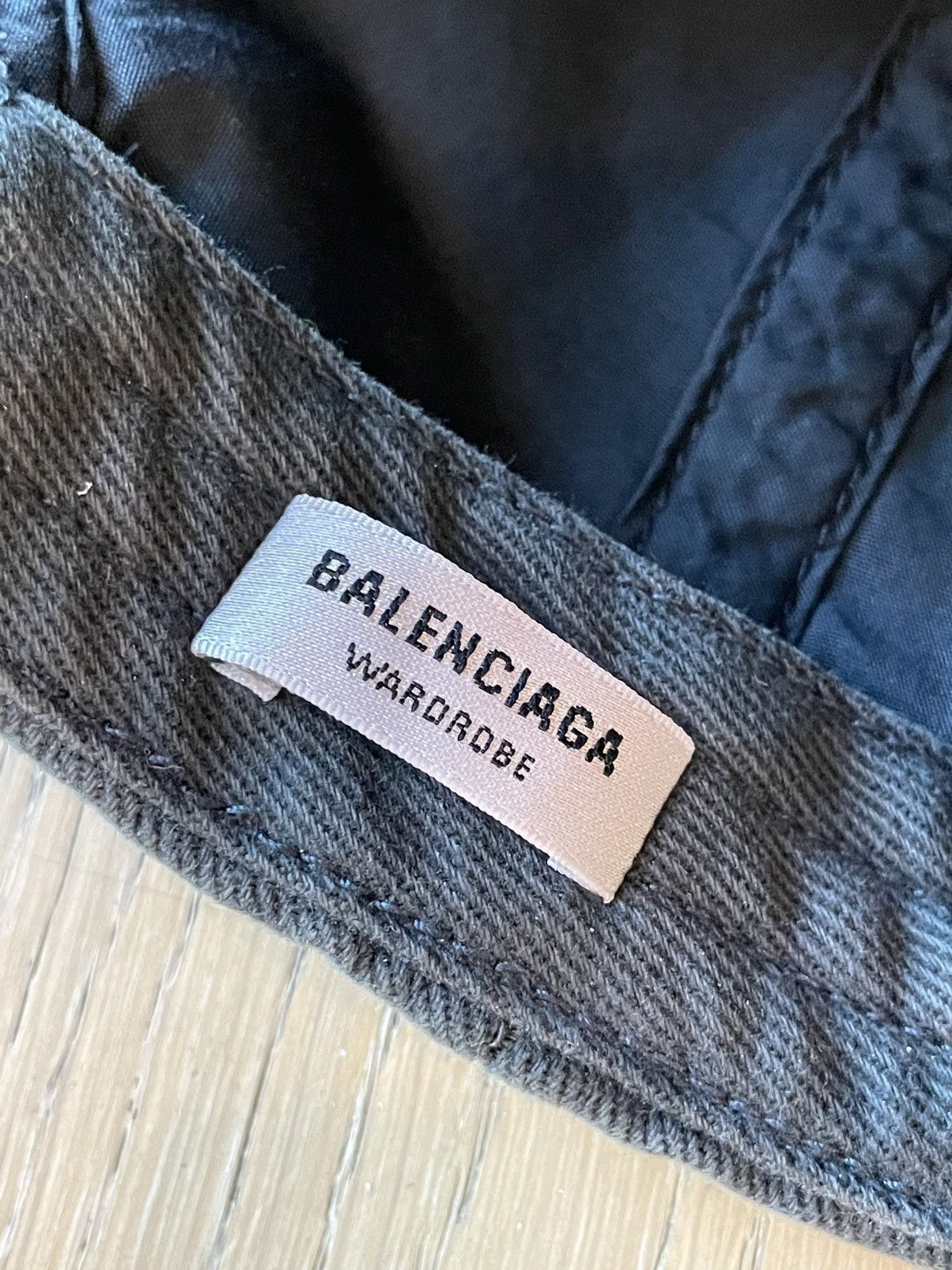 Balenciaga Balenciaga Distressed Embroidered Logo Cap Size ONE SIZE - 7 Thumbnail