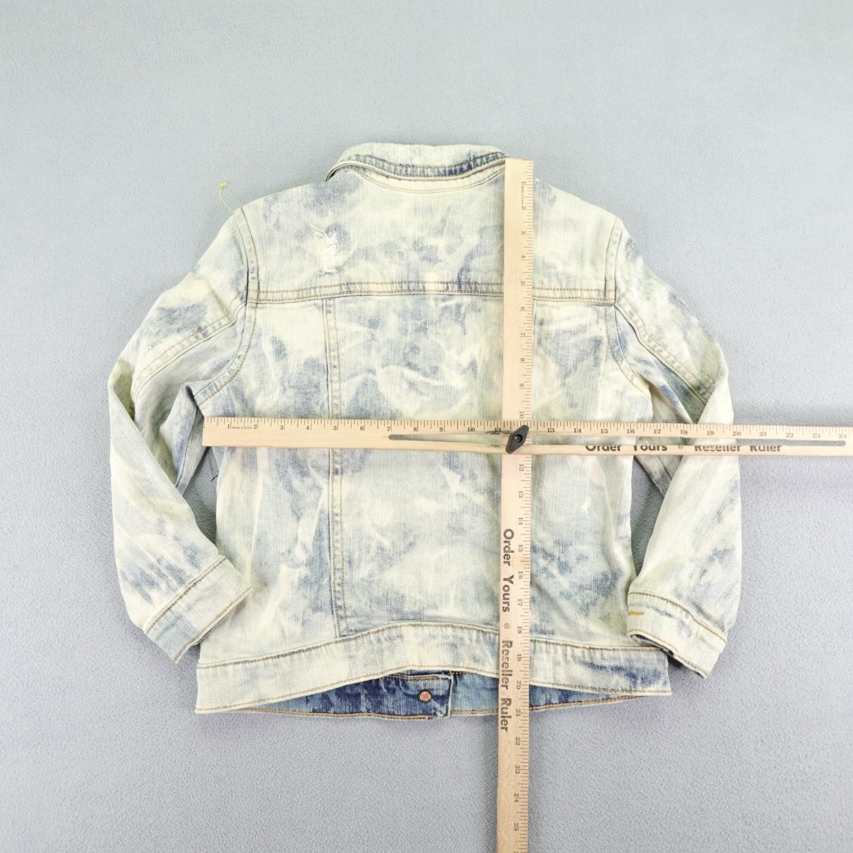 Miss Me Miss Me Denim Jacket Womens M Blue Light Wash Trucker Button Up Casual Outdoor 90s Womens? Size 32" / US 10 / IT 46 - 6 Thumbnail