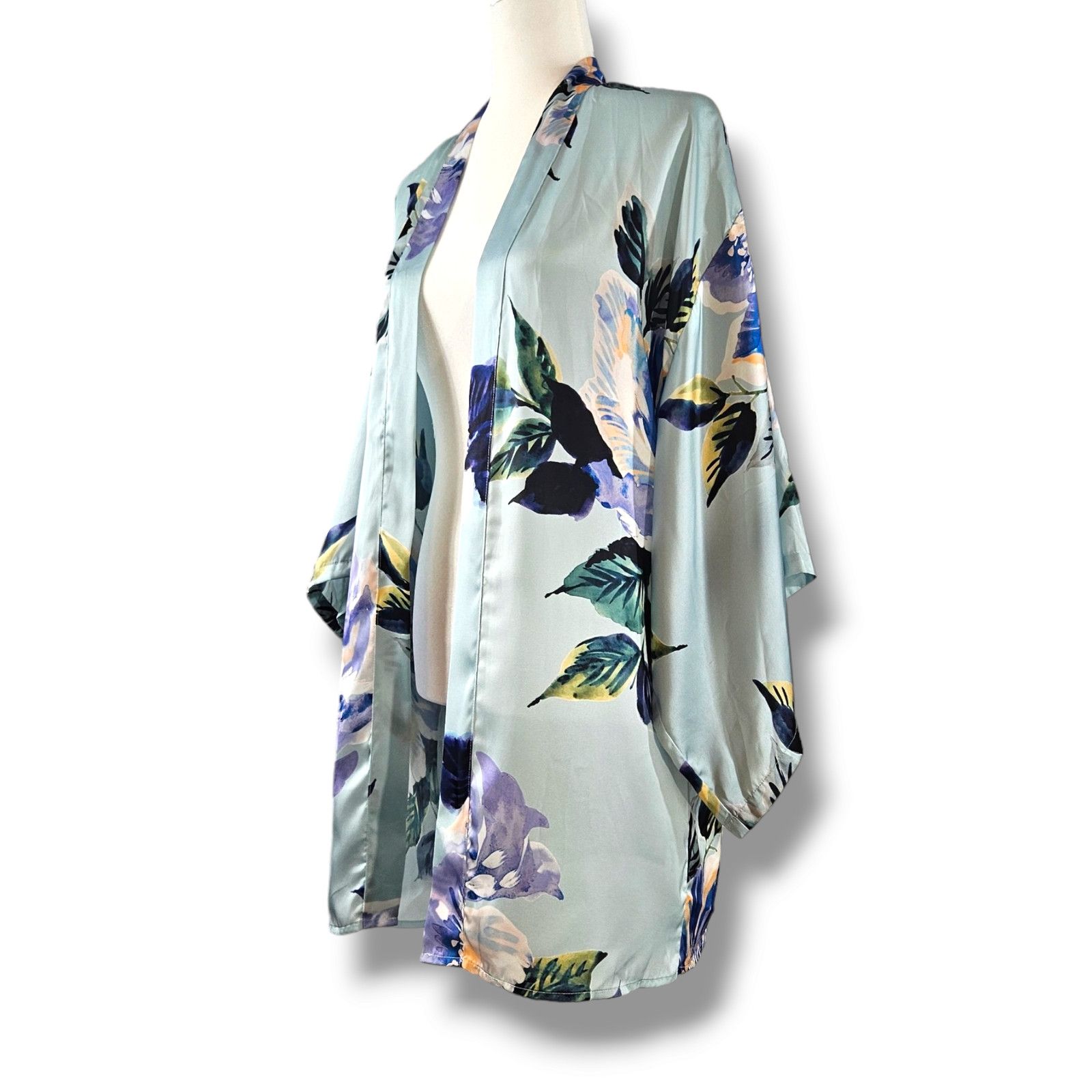 Show Me Your MuMu EUC Show Me Your MuMu Kimono [no Sash] Sz. XS Mint Floral Size ONE SIZE - 1 Thumbnail