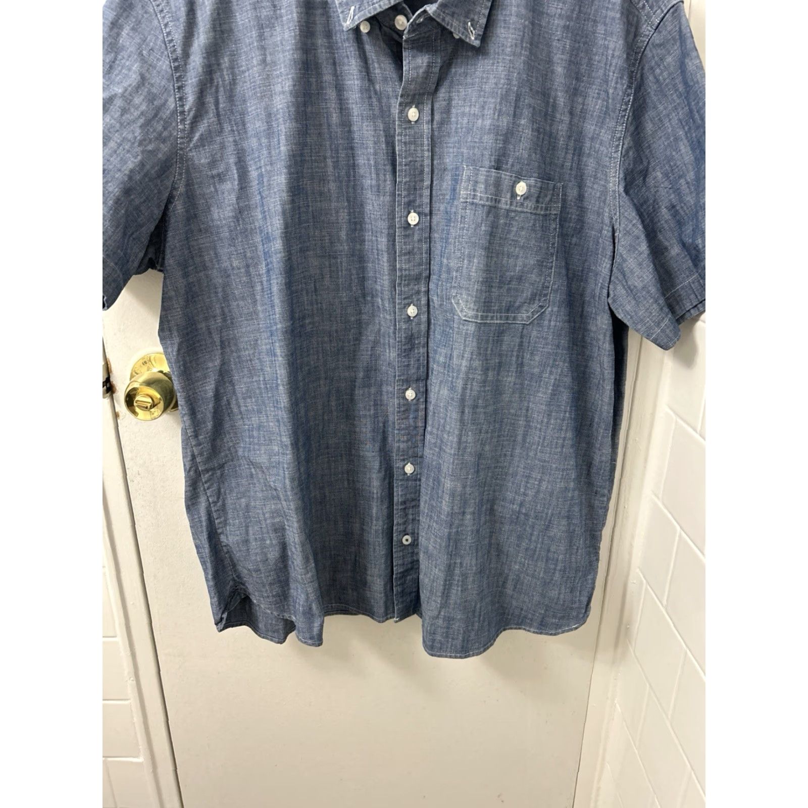 Vintage L.L. Bean Chambray Shirt Mens XL Blue Slim Button-Down Short Sleeve with Pocket Size US XL / EU 56 / 4 - 3 Thumbnail