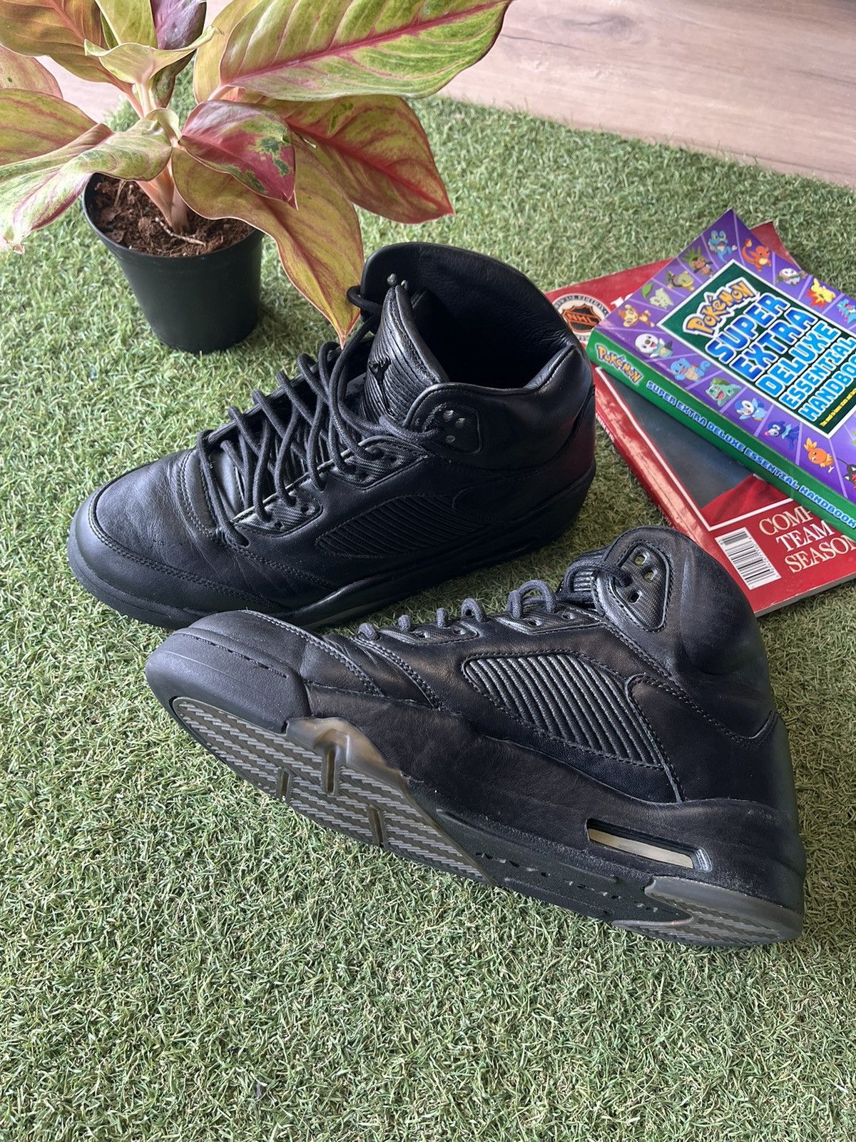 Jordan 5 triple black online