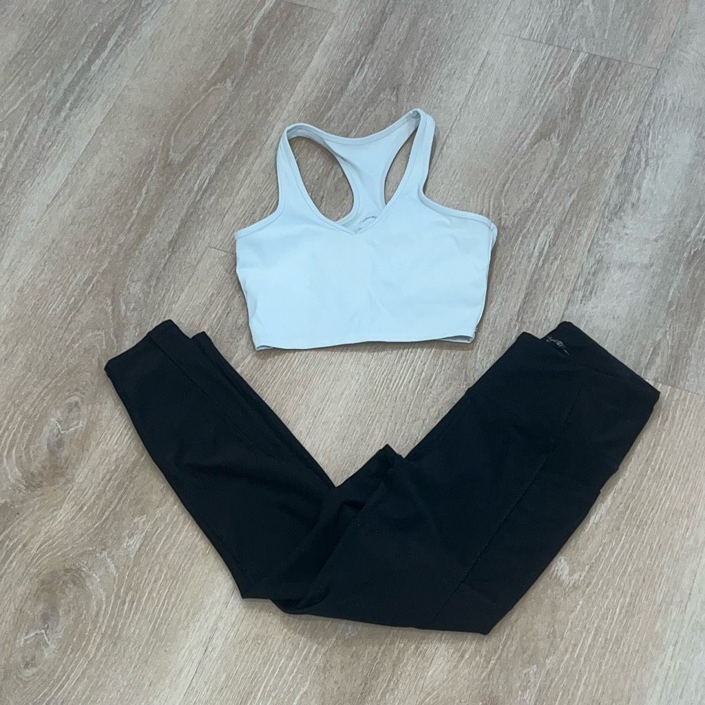 Goretex X by Gottex White Racerback Sports Bra & Black Leggings Work Size 25" / US 0 / IT 36 - 7 Thumbnail