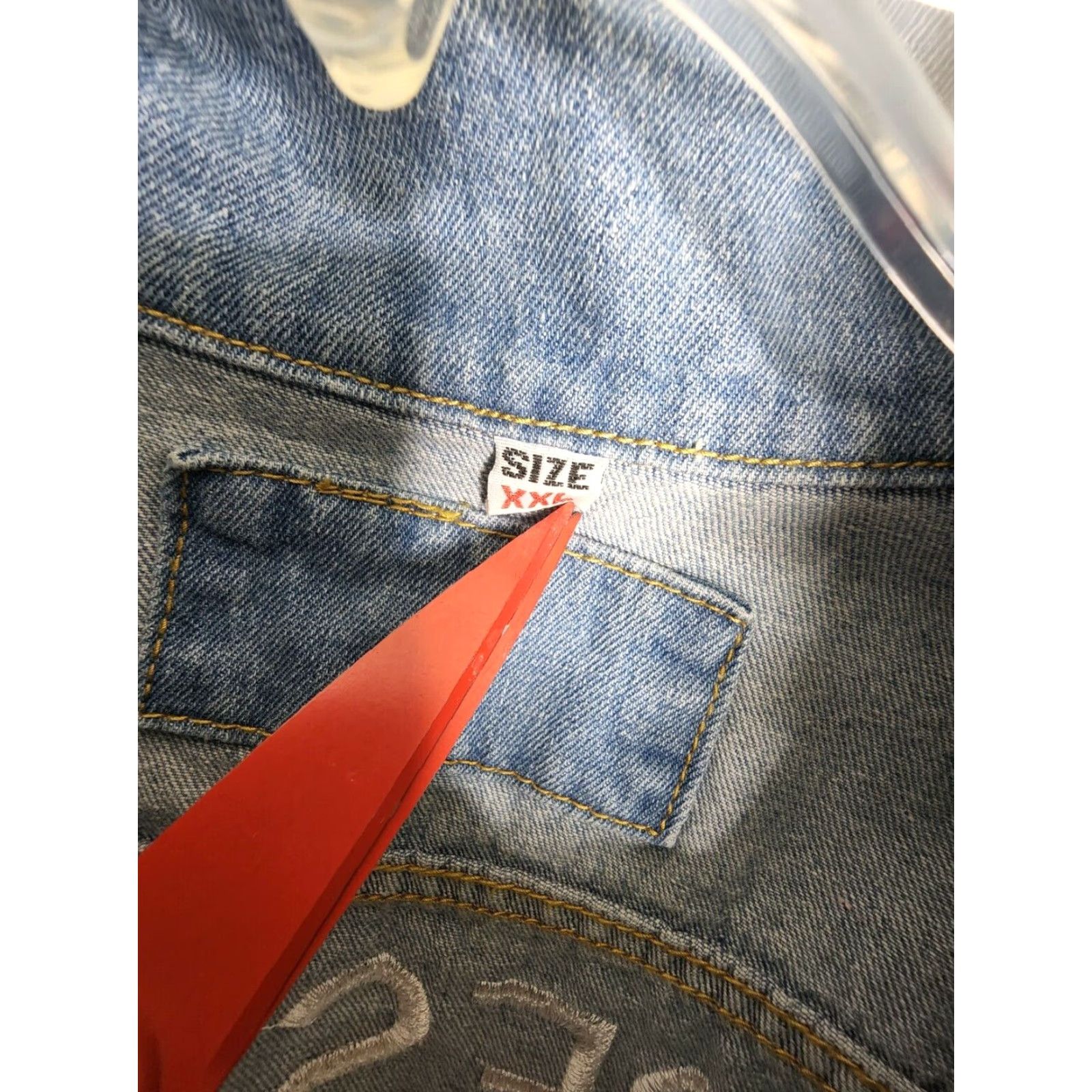 Denime Handmaids Tale & Hulu Promo "Resist" Denim Jacket Size L Distressed Embroidered Size L / US 10 / IT 46 - 6 Thumbnail