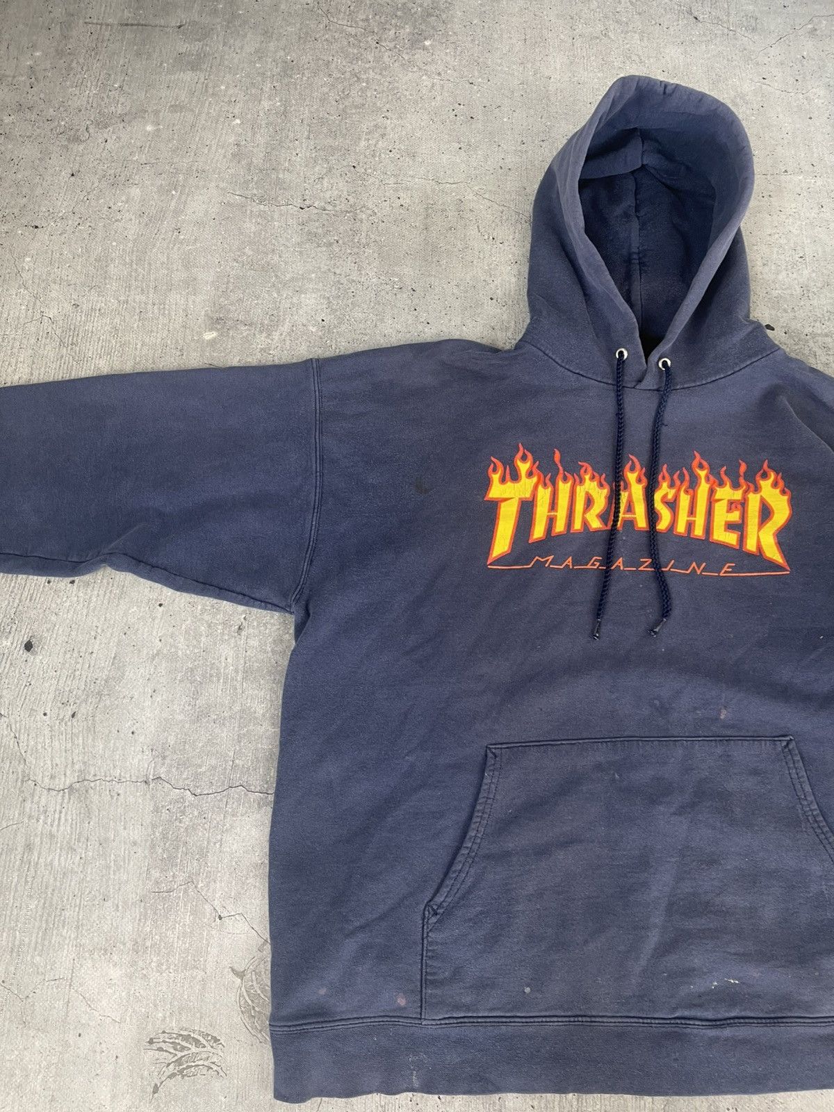 Thrasher Vintage 90s Thrasher Magazine Trashed Distressed Hoodie Size US L / EU 52-54 / 3 - 5 Thumbnail