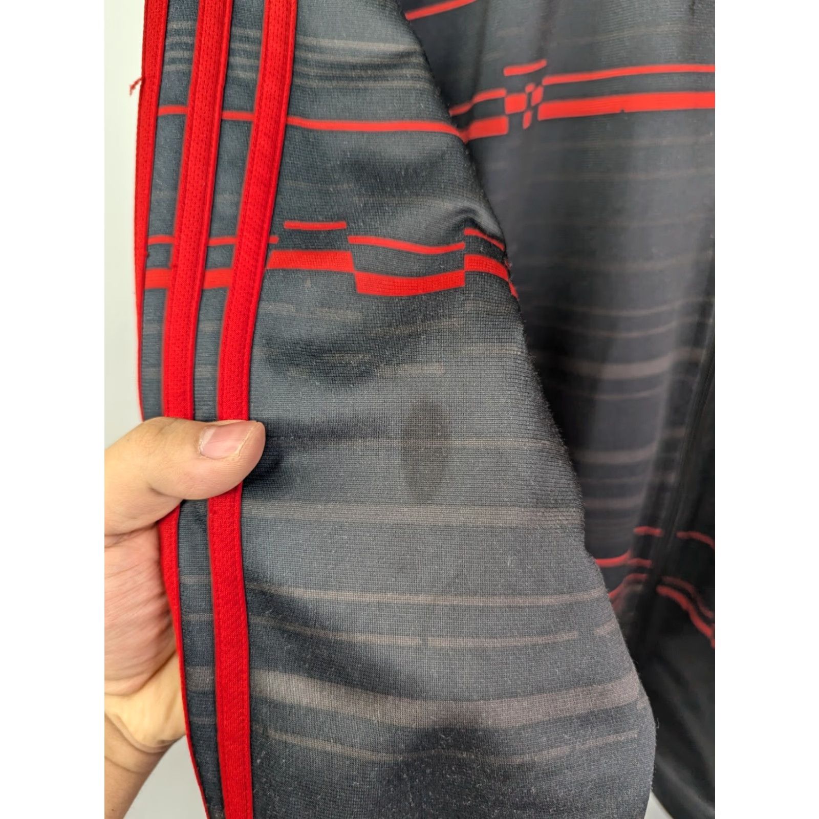 Adidas Adidas Men's Large Full Zip Athletic Sweatshirt Black Red 3 Stripes Geometric Size US L / EU 52-54 / 3 - 5 Thumbnail