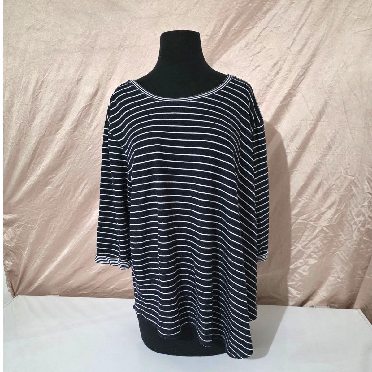 Vince Camuto Vince Camuto Navy and White Short Sleeve Top - 3X Size 3XL / US 20-22 - 1 Thumbnail