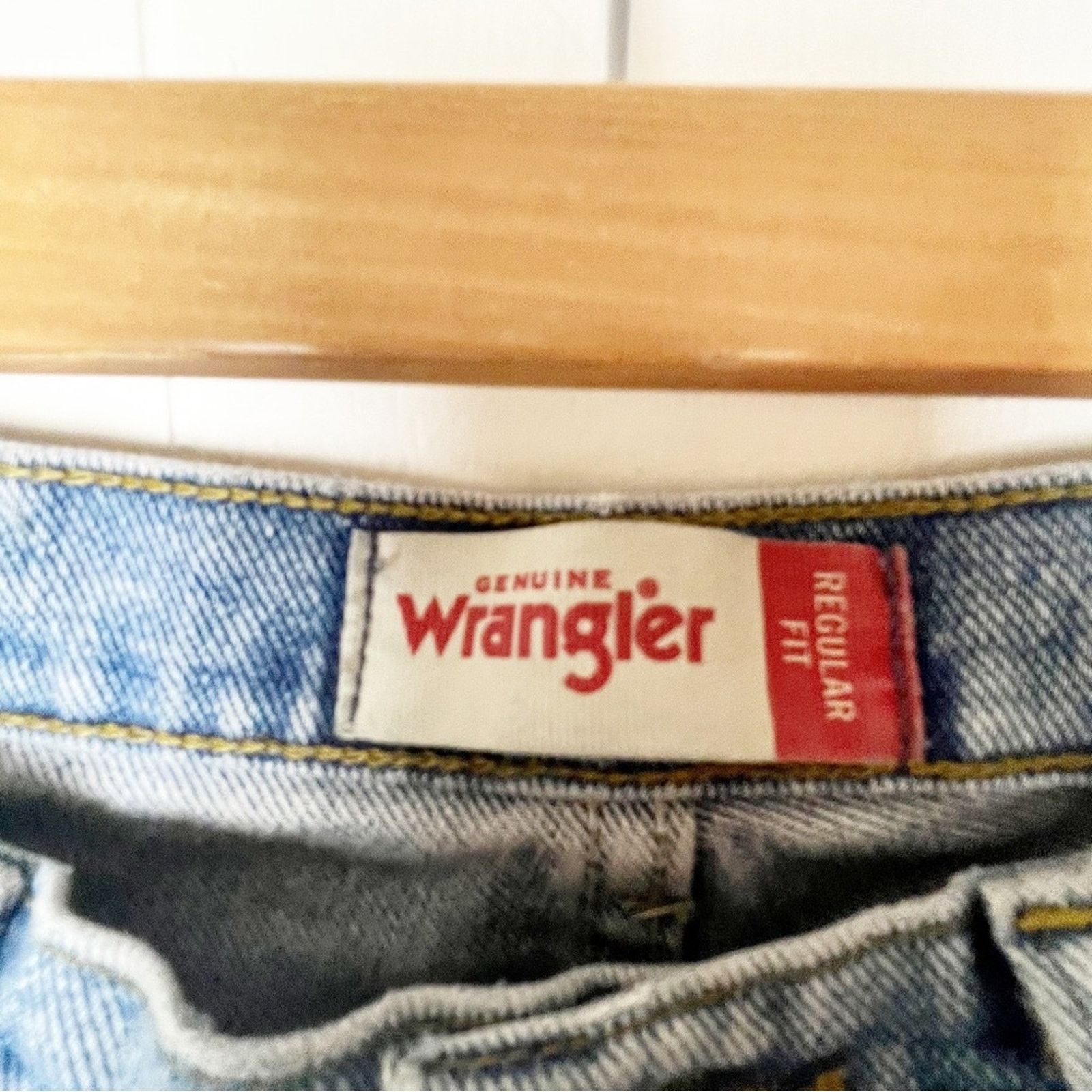 Wrangler Wrangler Distressed Medium Wash Straight Leg 5 Pockets Jeans Size US 34 / EU 50 - 6 Thumbnail