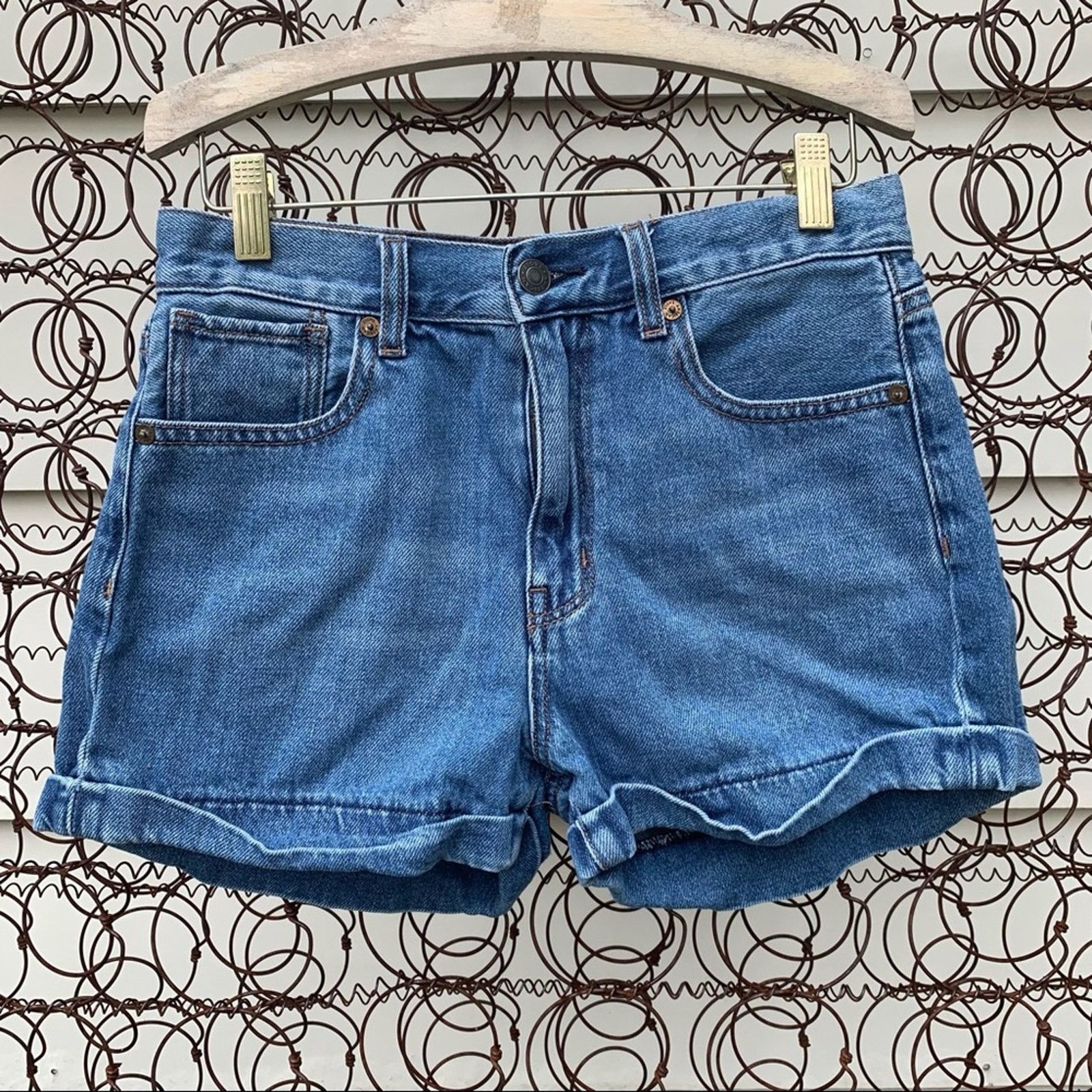 American Eagle Outfitters AEO Roll Hem Mom Short Jean Shorts Size 2 Size 26" / US 2 / IT 38 - 1 Thumbnail