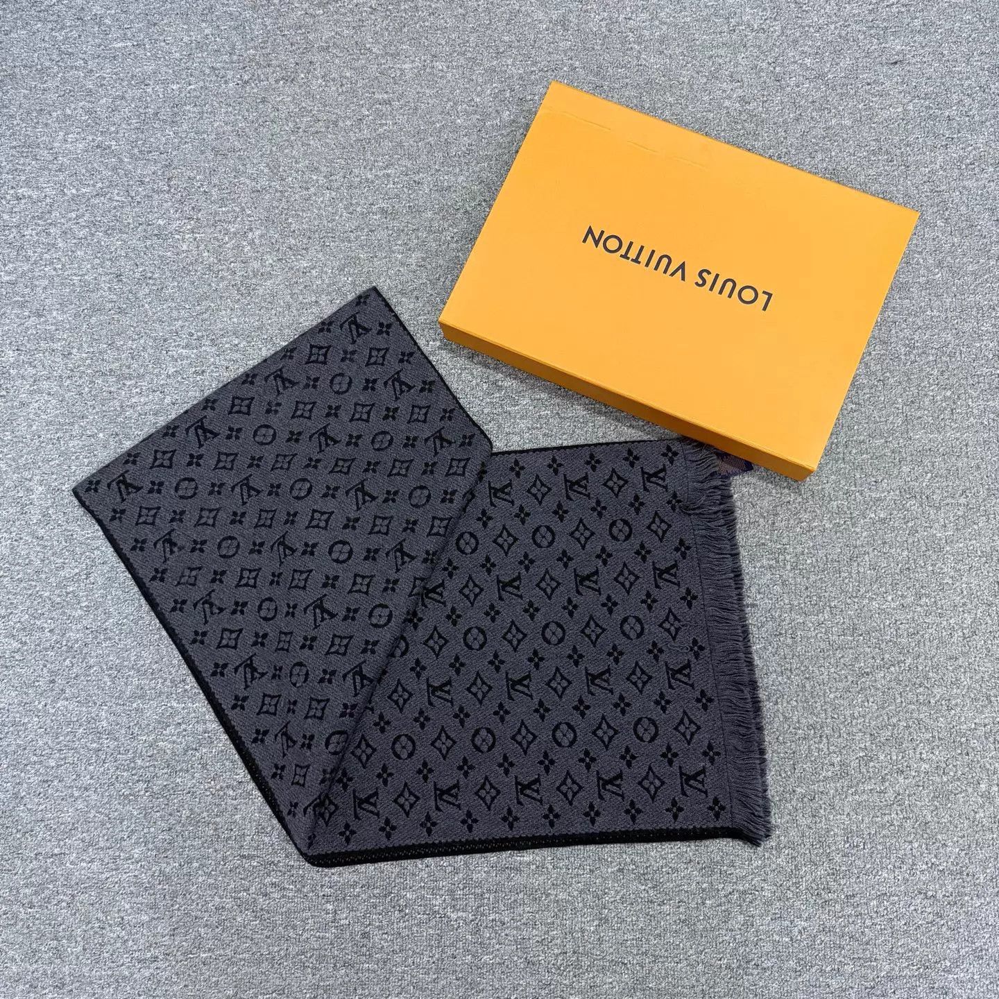 Louis Vuitton LV Monogram Black & Gray Wool Tassel Scarf Unused 178x39cm Size ONE SIZE - 1 Thumbnail