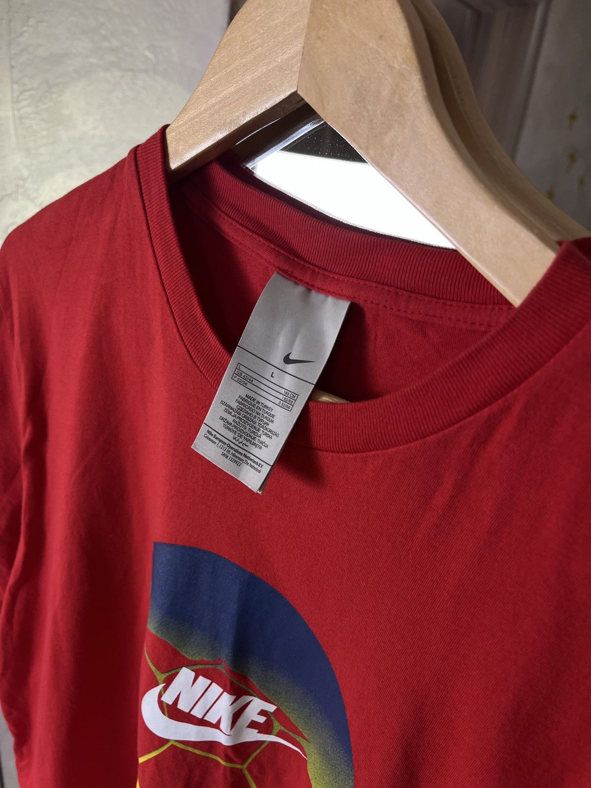 Nike Iconic Nike Soccer Globe Graphic T-Shirt | Bold Red Vintage Size US L / EU 52-54 / 3 - 4 Thumbnail