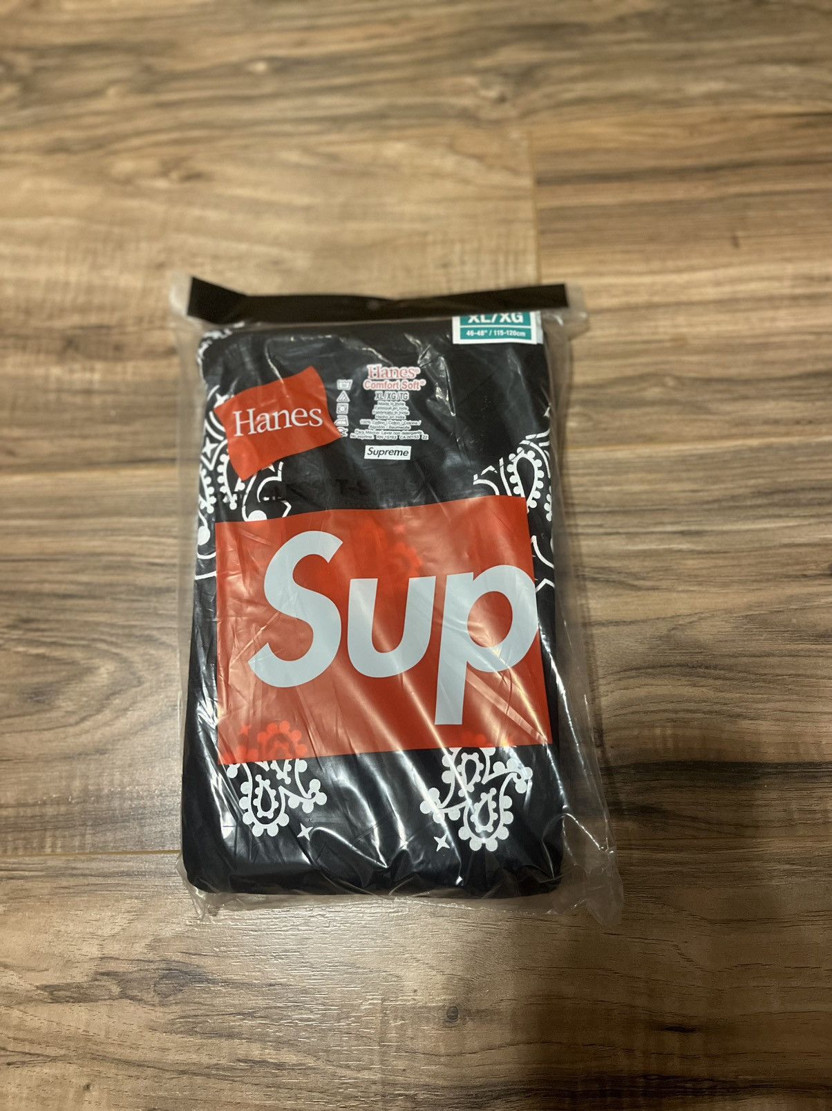 Hanes × Supreme Supreme Hanes Bandana Tagless Tees (2 Pack) Size US XL / EU 56 / 4 - 1 Thumbnail