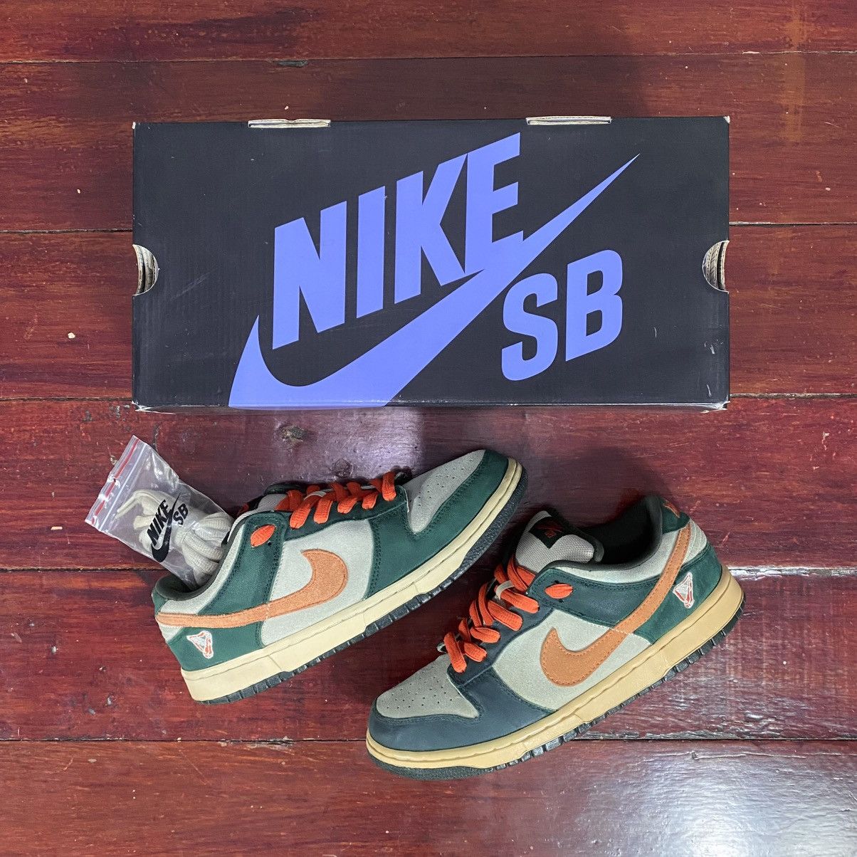 Nike SB Dunk Low Eire 2005 Size US 8.5 / EU 41-42 - 1 Thumbnail