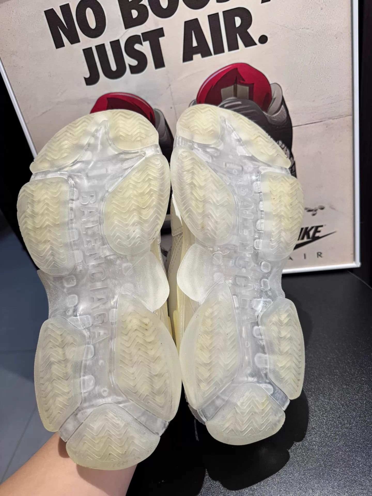 Balenciaga Balenciaga Triple S low-top dad shoe women's white Size US 7.5 / IT 37.5 - 8 Thumbnail