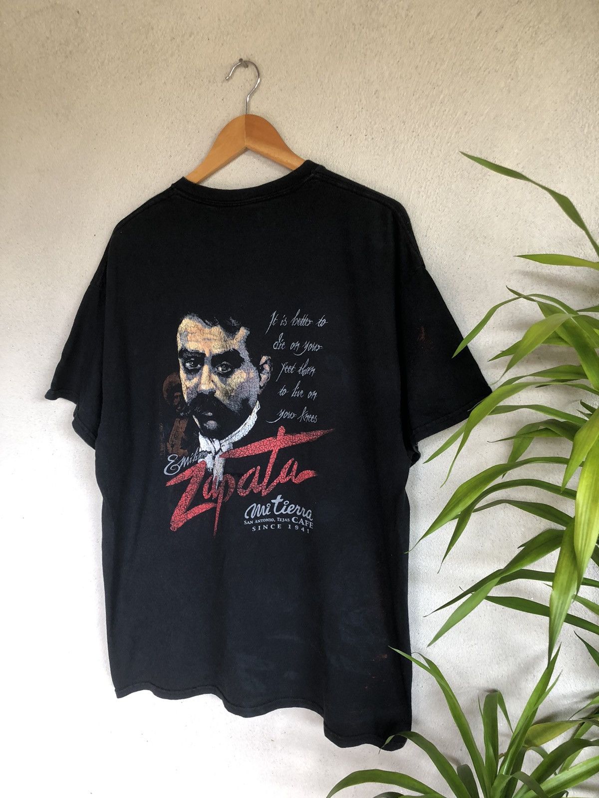 Band Tees × Vintage Vintage Sunfaded Zapata Backhit Photo Tee Size US XL / EU 56 / 4 - 4 Thumbnail