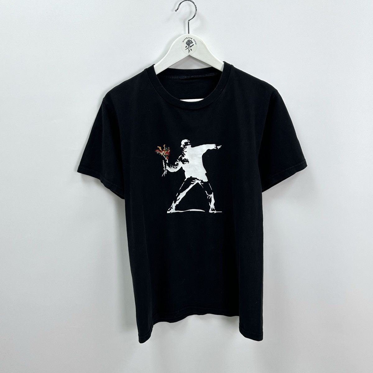 Vintage Vintage 00s Banksy Bush Thrower Rage the Flower art tee y2k Size US M / EU 48-50 / 2 - 1 Thumbnail