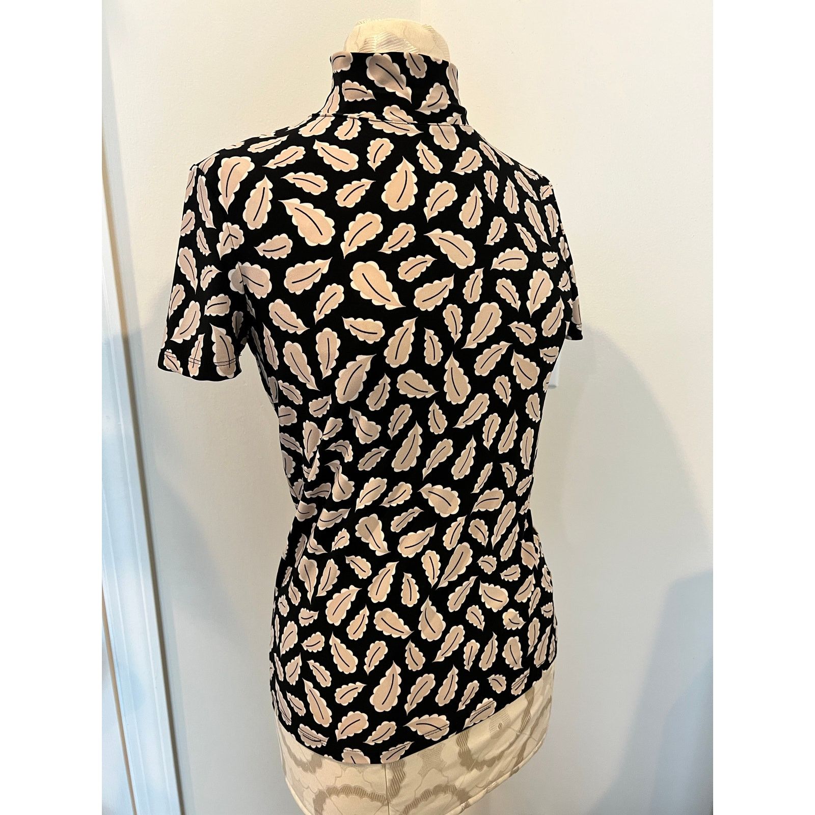 Anne Klein Anne Klein Mock Neck Short Sleeve Leaf Print Blouse XS Size XS / US 0-2 / IT 36-38 - 2 Thumbnail