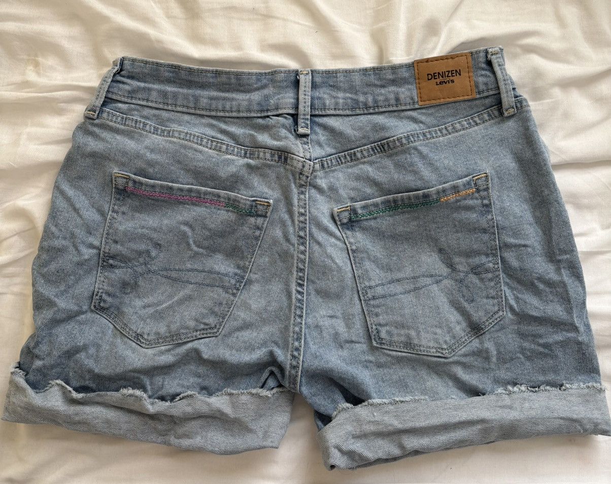 Levi's Levi upcycled embroidered mid rise denim shorts W27 Size 27" / US 4 / IT 40 - 6 Thumbnail