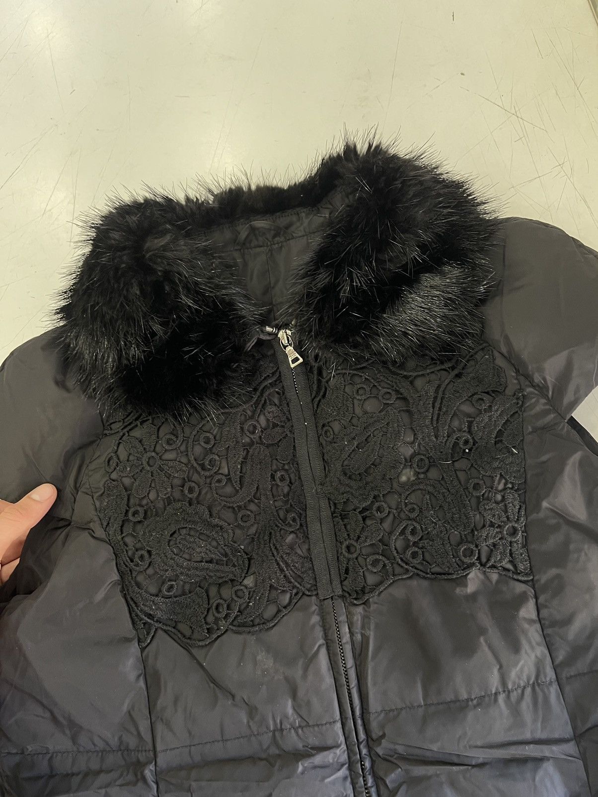 Prada Prada avant garde puffer down vest gilet with fur collar Size M / US 6-8 / IT 42-44 - 2 Thumbnail