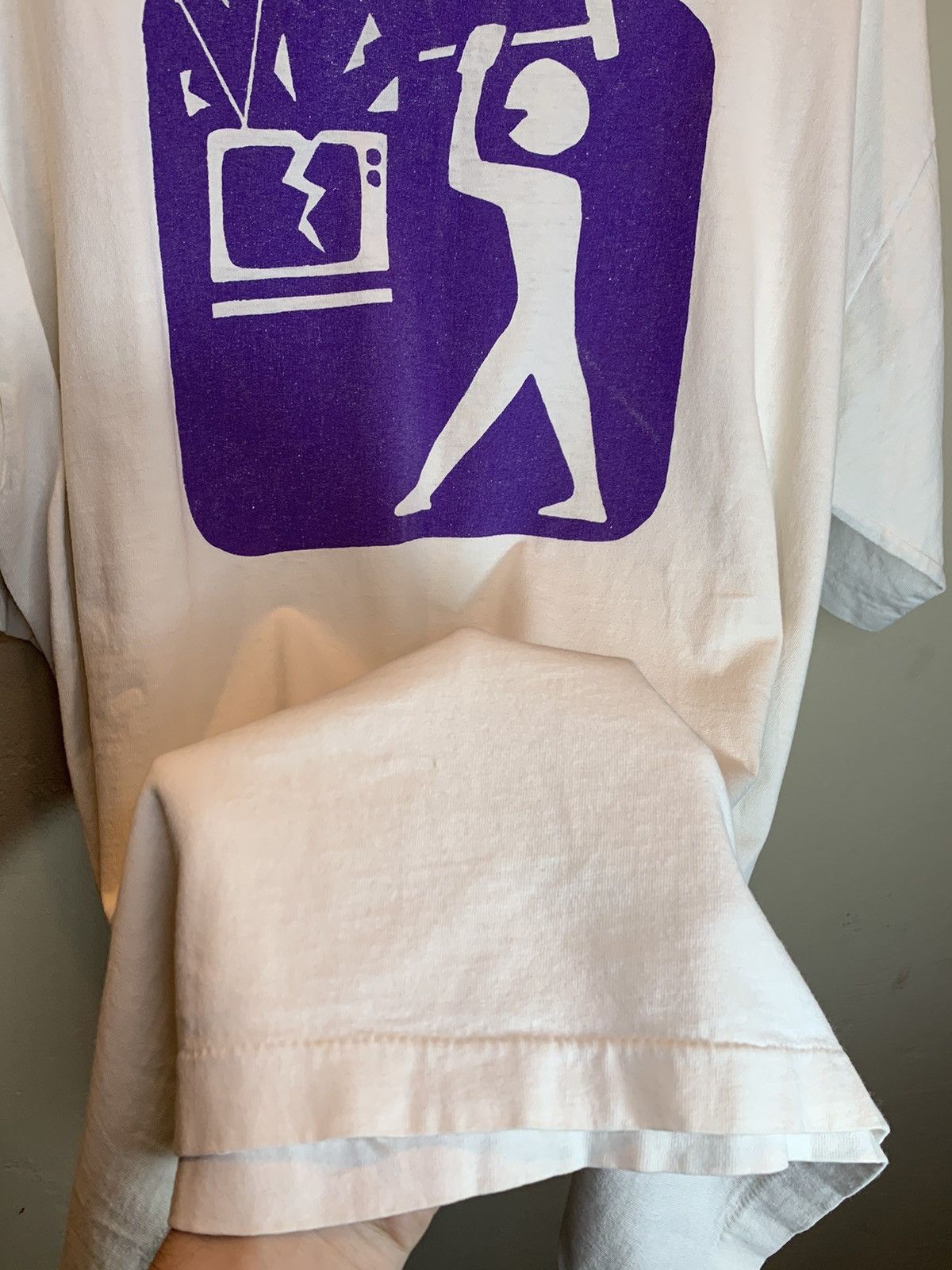Vintage *RARE* Vintage 90’s Hunter S. Thompson Smash TV Art T-Shirt Size US XL / EU 56 / 4 - 7 Thumbnail