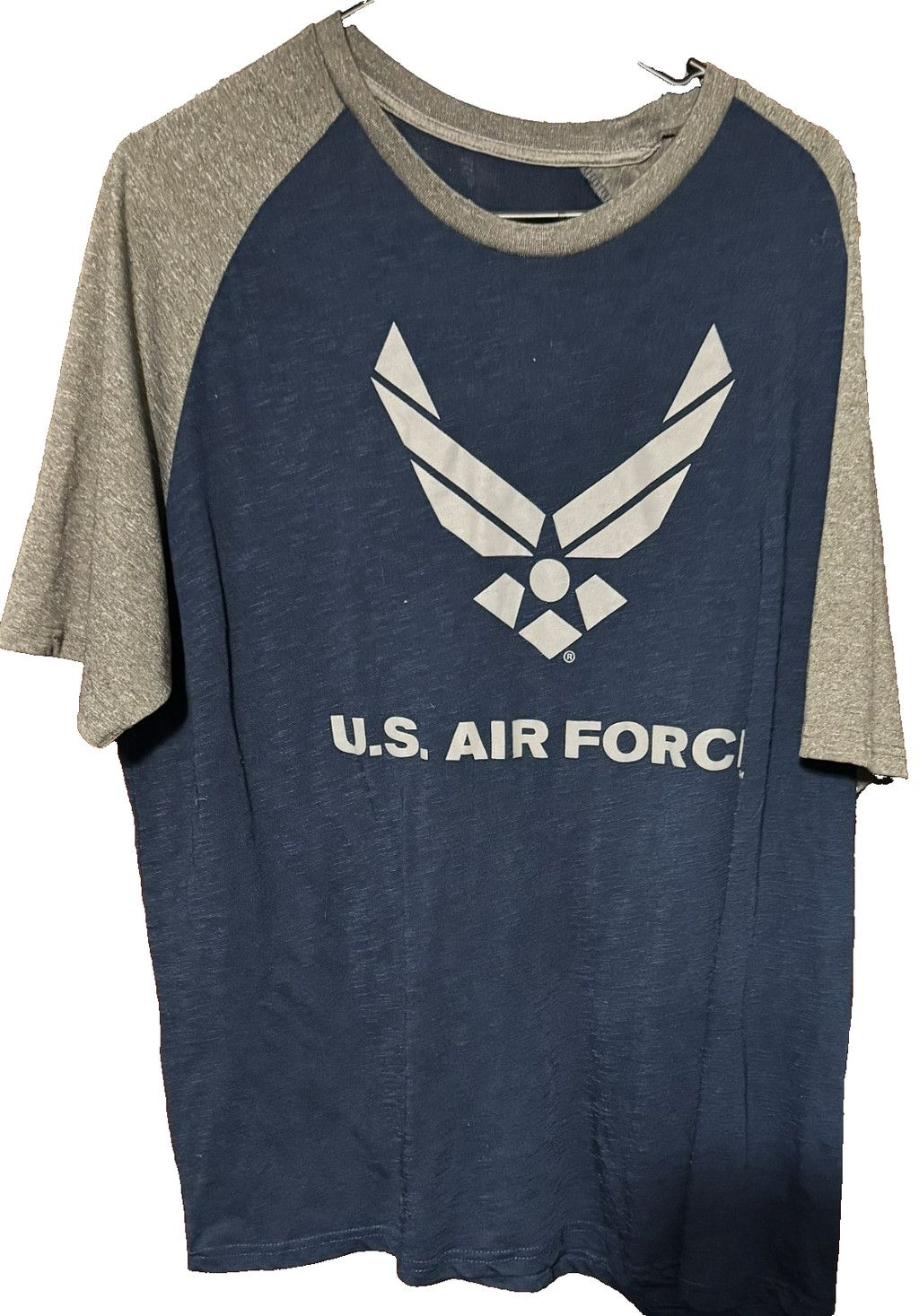 The Unbranded Brand US Air Force Blue/Gray Raglan Logo T-shirt Men's Size XL (?) Size US XL / EU 56 / 4 - 1 Thumbnail