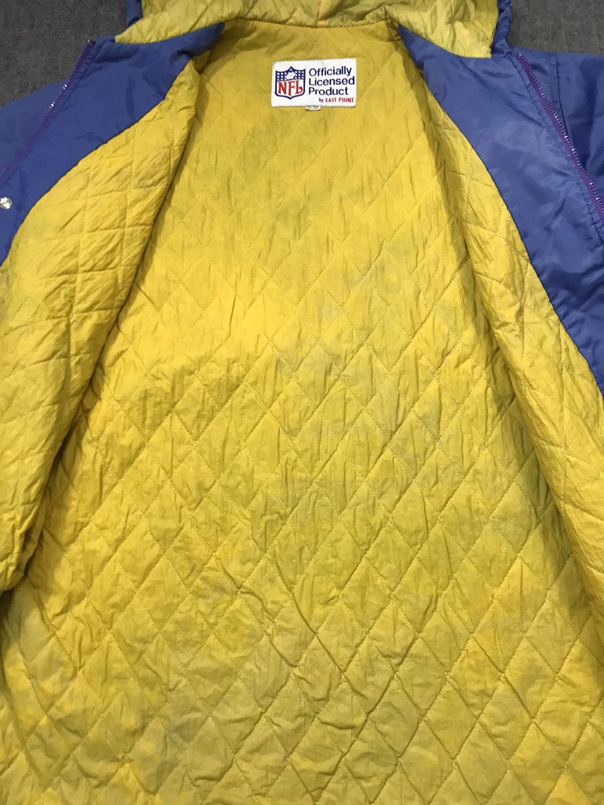 NFL NFL Viking Team Hooded Jacket Quilted Padded Inner Big Logo Size US XL / EU 56 / 4 - 9 Thumbnail