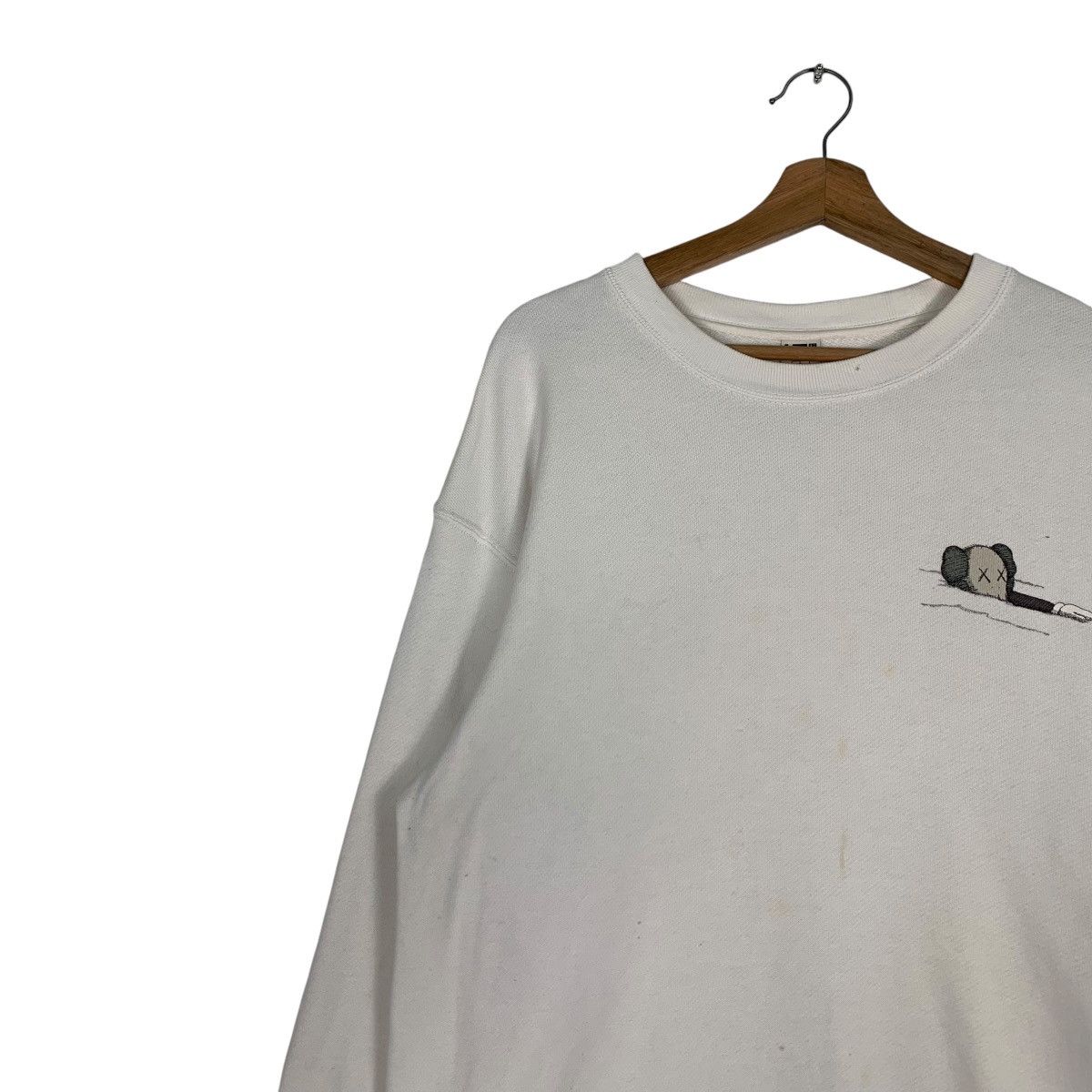 Uniqlo UNIQLO X KAWS Big Logo Graphic Sweatshirt #1257-C57 Size US L / EU 52-54 / 3 - 7 Thumbnail