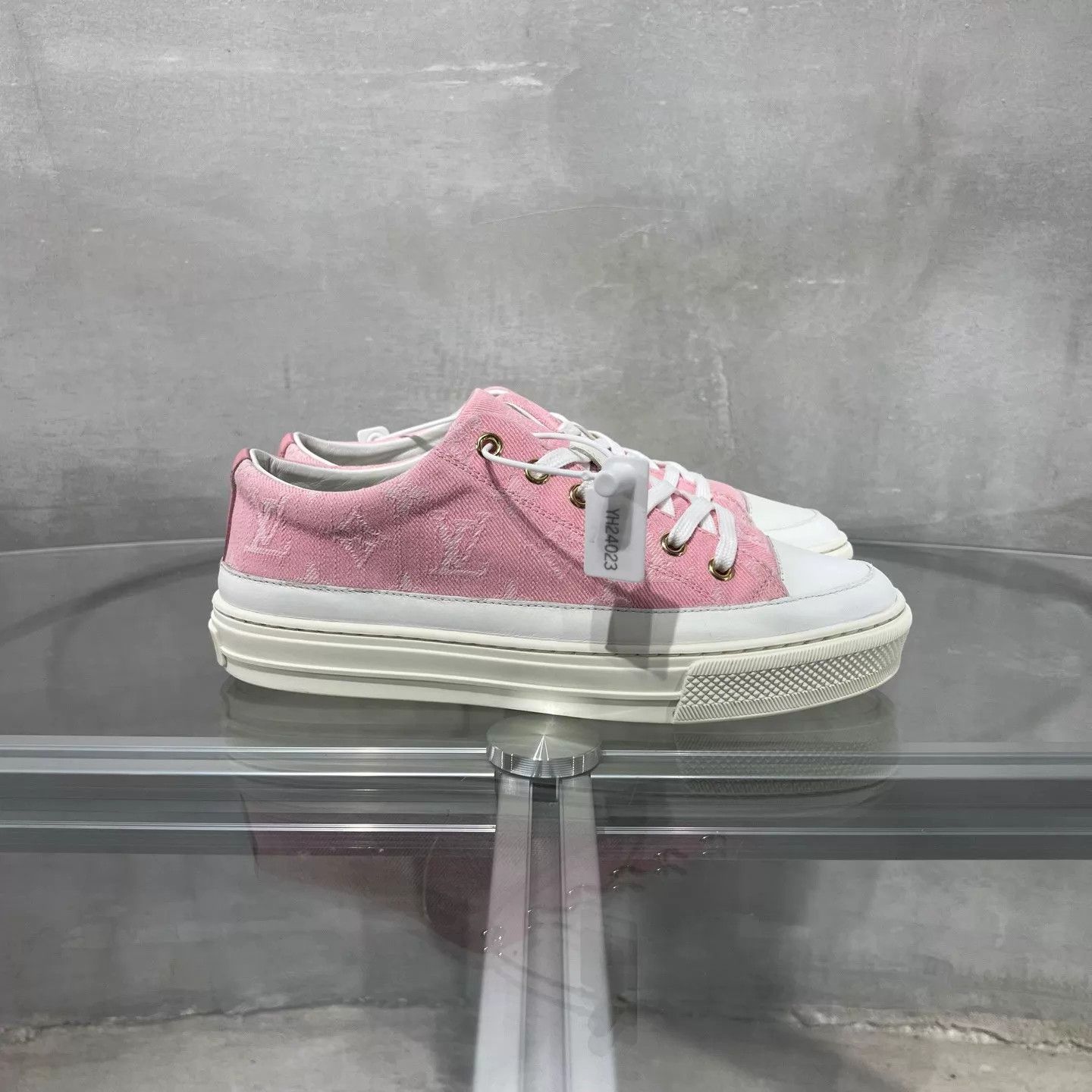 Louis Vuitton LV Monogram canvas sneakers pink 36 Size US 5.5 / IT 35.5 - 4 Thumbnail