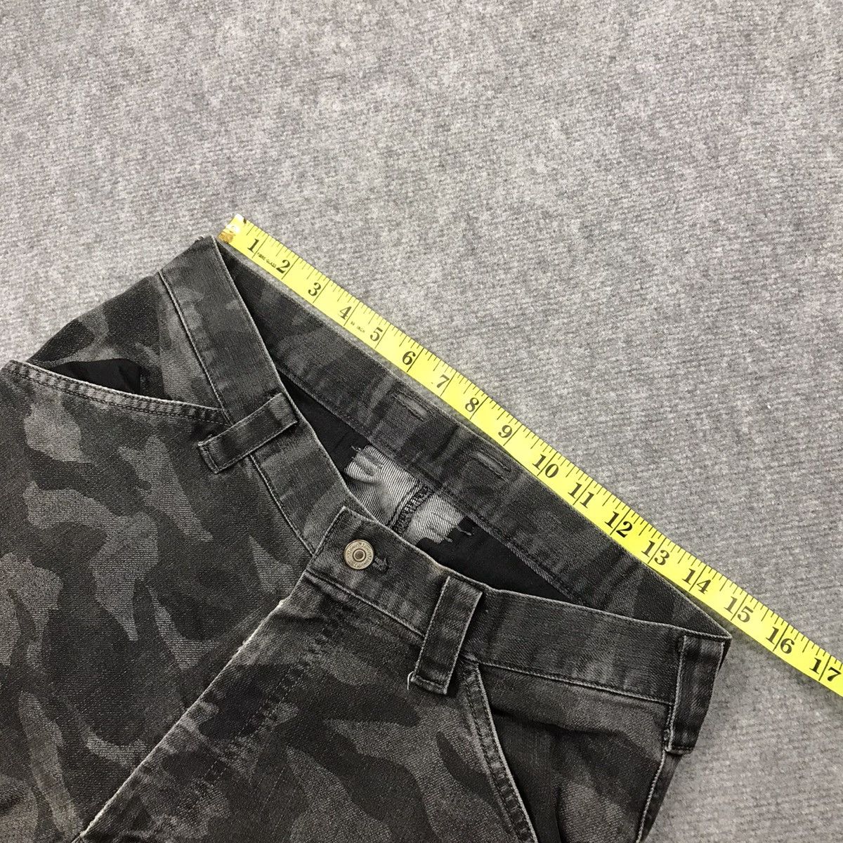 Japanese Brand JAPANESE CARGO POCKET BLACK CAMO FADED PANTS Size US 30 / EU 46 - 14 Thumbnail