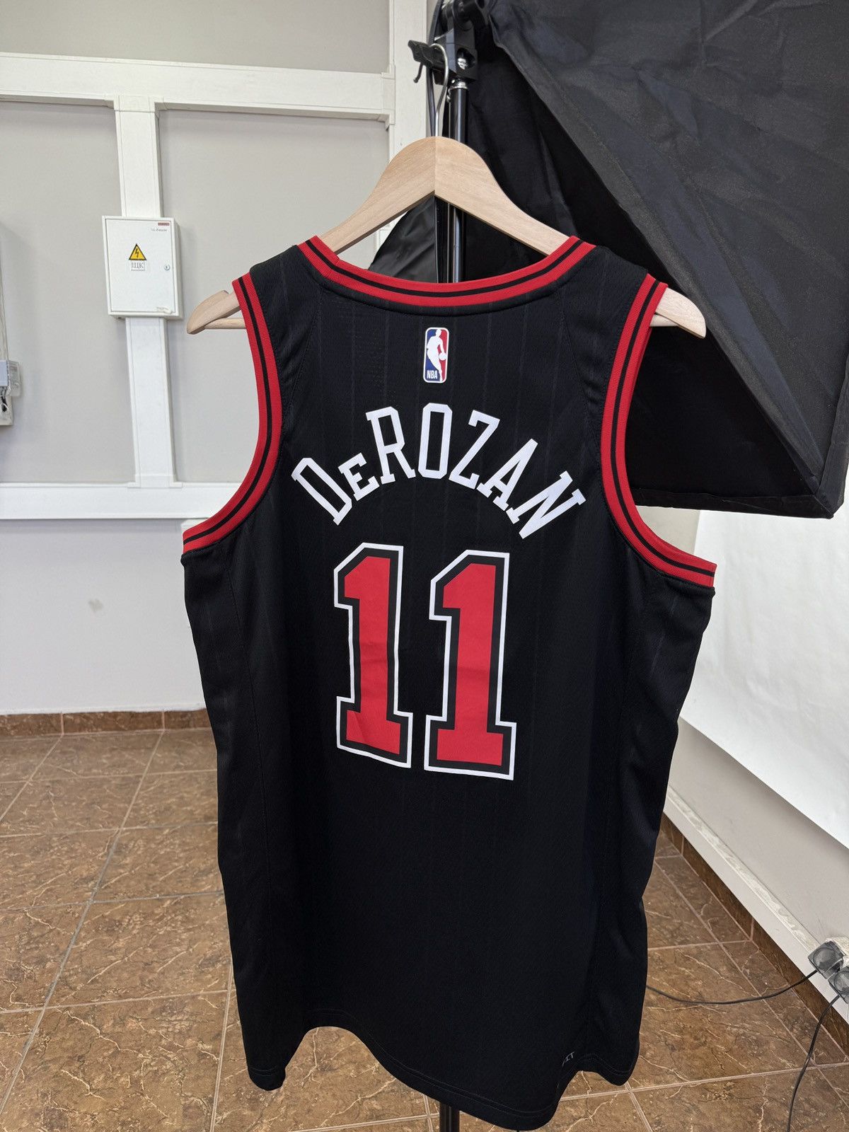 Jordan Brand 🇺🇸 Chicago Bulls Demar Derozan Jordan NBA Basketball Jersey Size US M / EU 48-50 / 2 - 1 Thumbnail