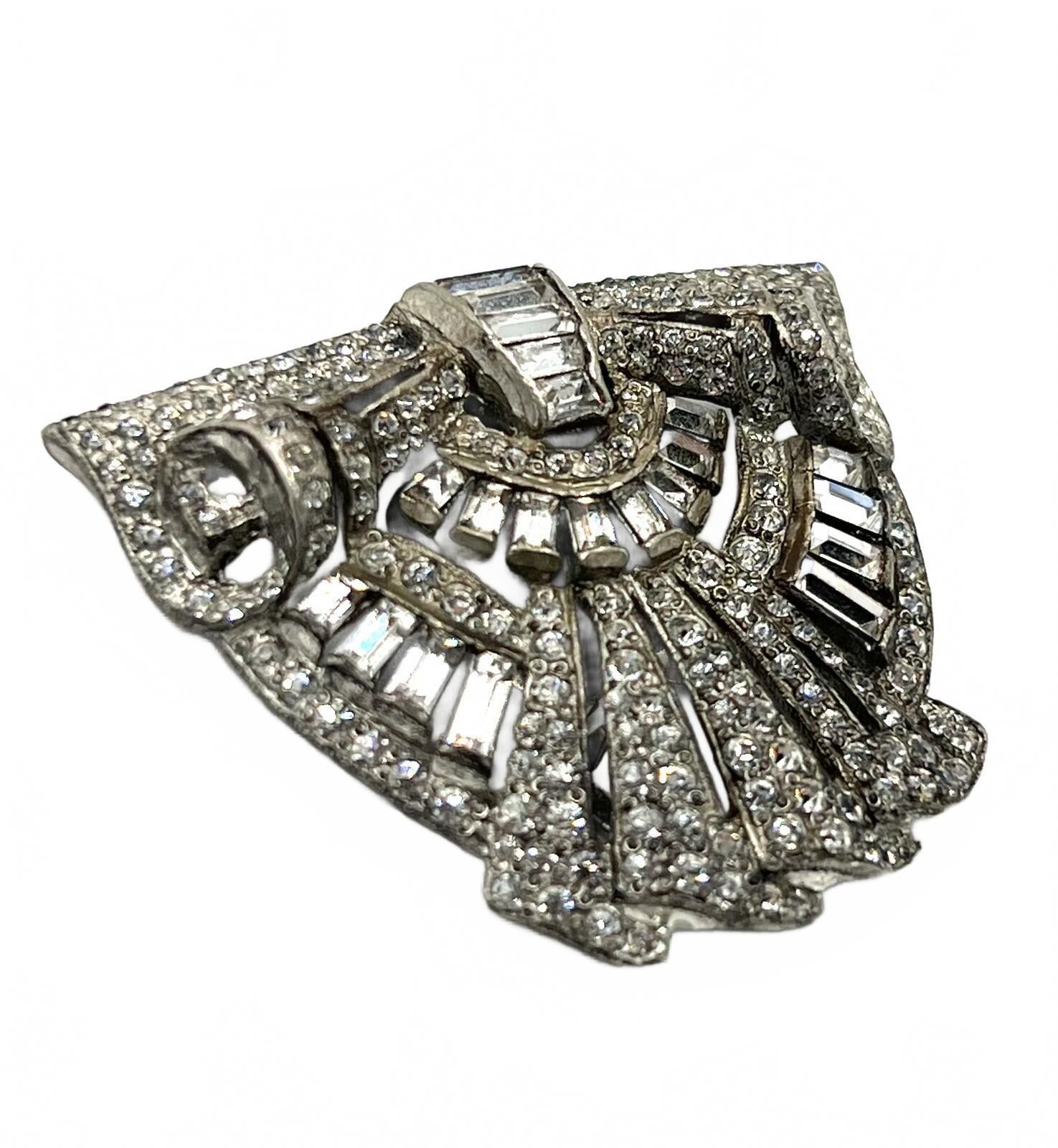 Other Antique Silvertone Rhinestone Art Deco Fur/Dress Clip Size ONE SIZE - 2 Thumbnail