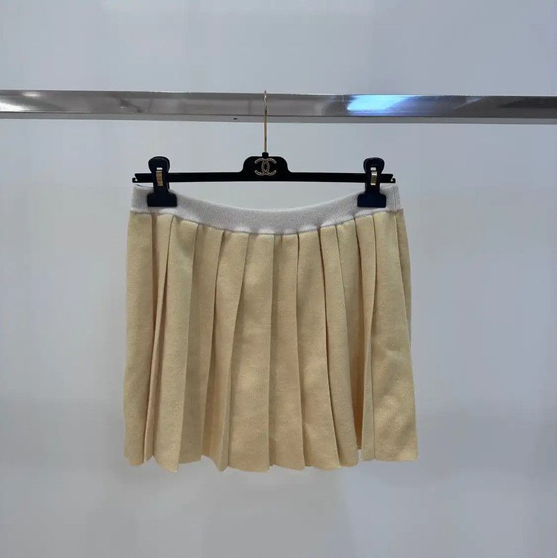 Miu Miu Miu Miu Yellow Pleated Skirt for Women 0089 Size 23" - 1 Thumbnail