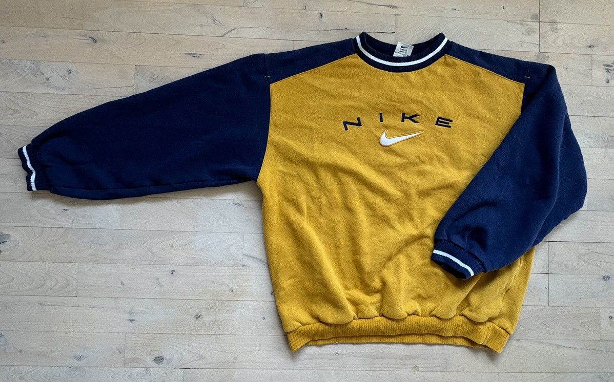 Nike Vintage Nike Sweatshirr Size US S / EU 44-46 / 1 - 1 Thumbnail