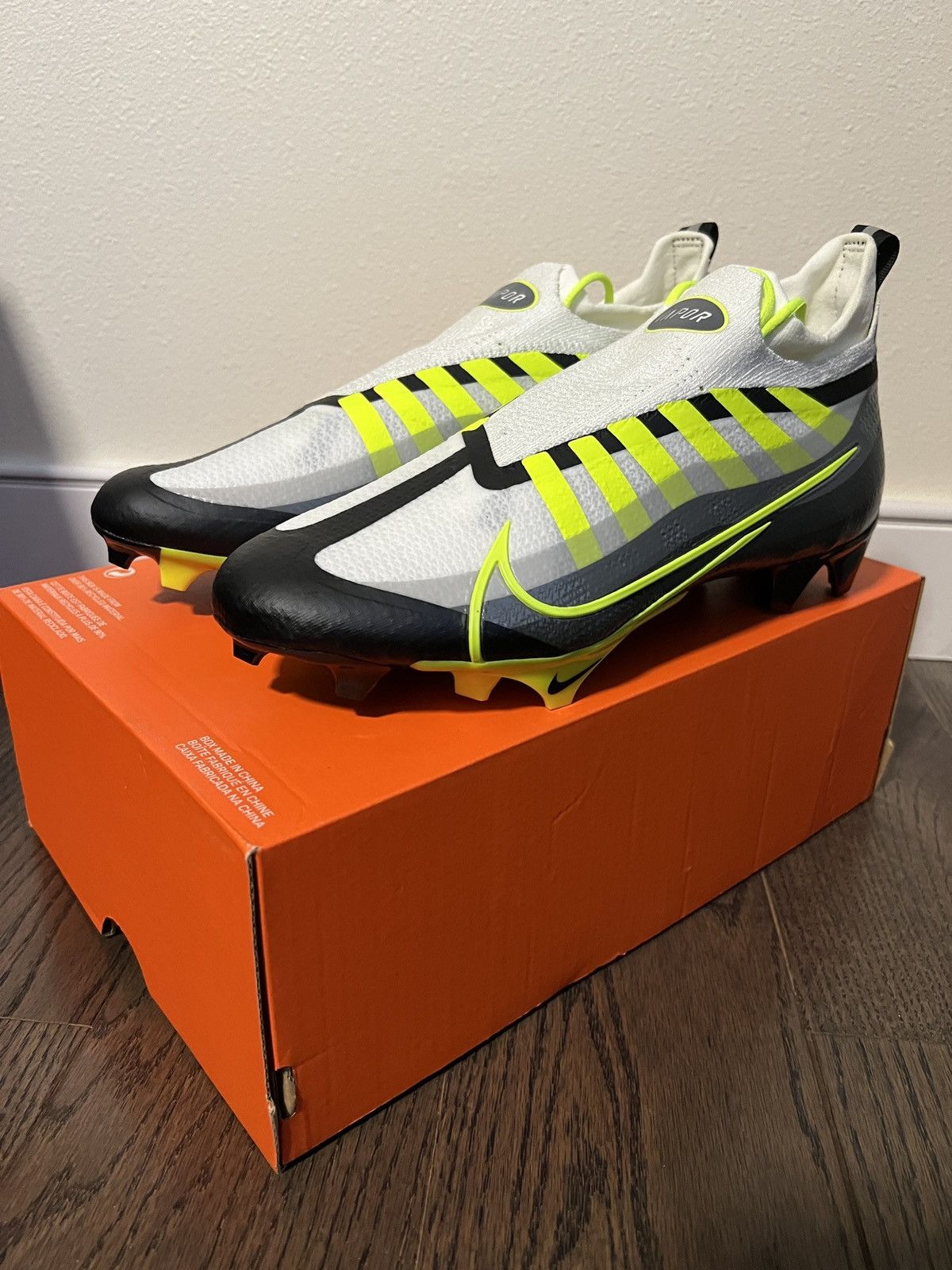 Nike NIKE VAPOR EDGE ELITE 350 AIR MAX 95 FOOTBALL CLEATS Size US 9.5 / EU 42-43 - 2 Thumbnail