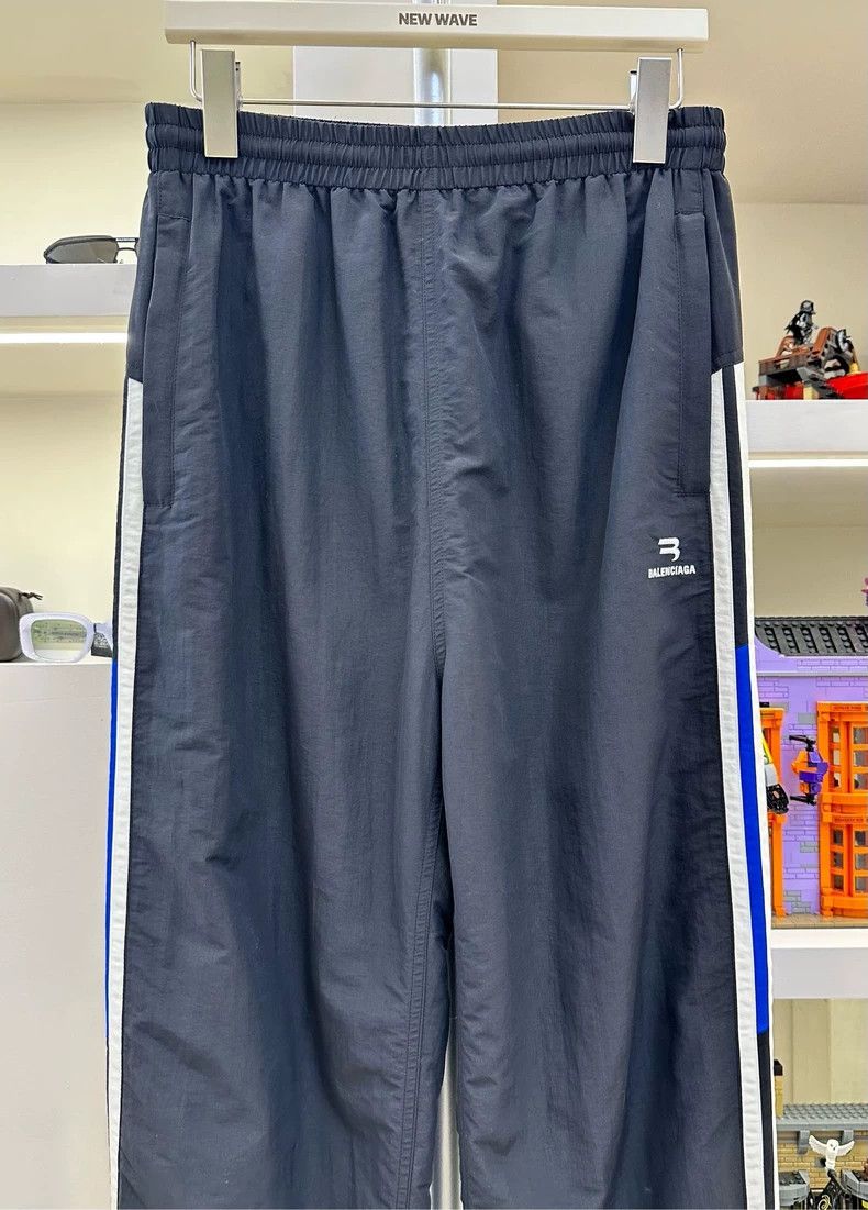 Balenciaga Balenciaga size xs Nylon school pants with black embroidery Size US 28 / EU 44 - 3 Thumbnail