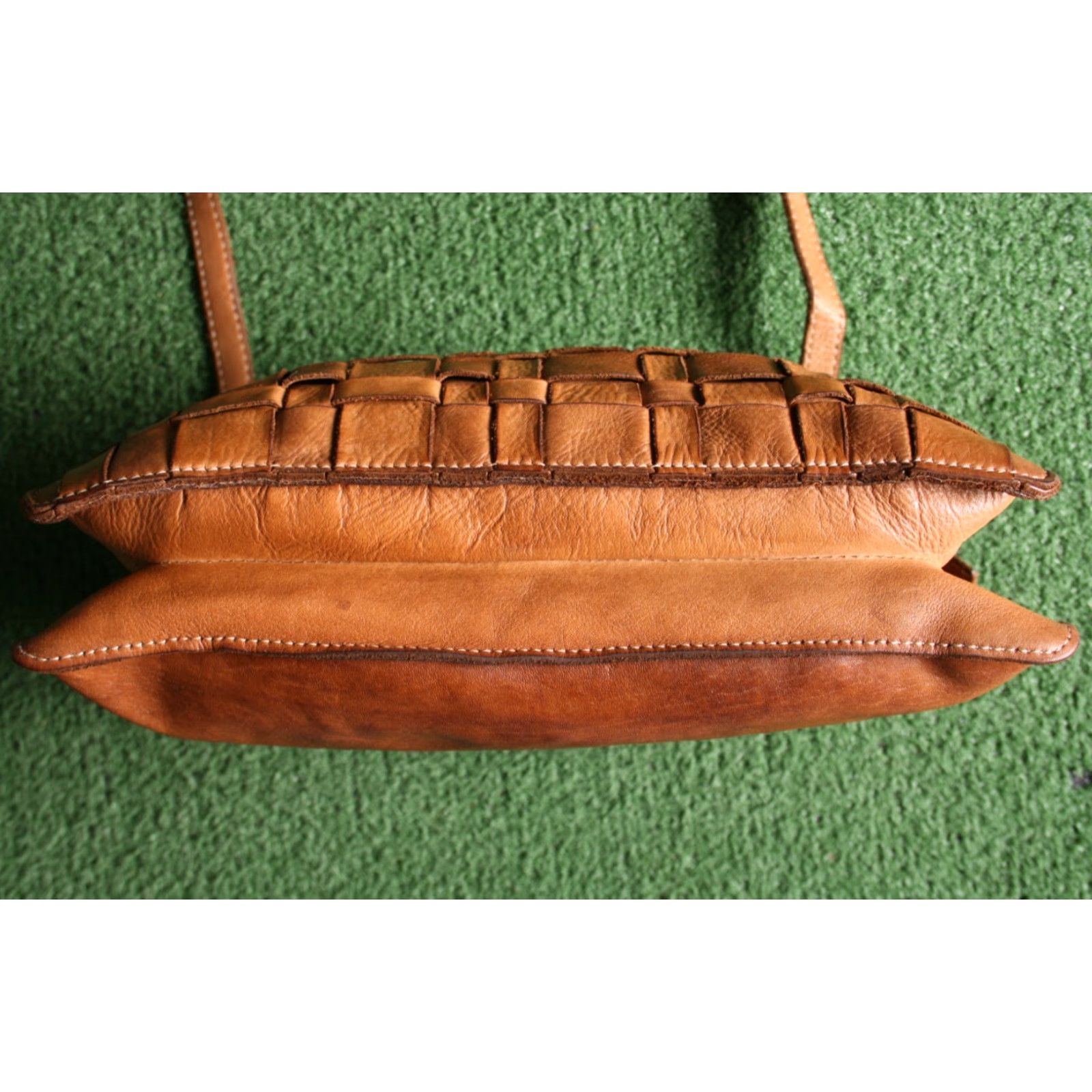Vintage COSTANZA ROTA Crossbody Bag Tan Leather - Small, 12x8x2.5 in - Women, Leather, C rossbody, D etail s Size ONE SIZE - 4 Thumbnail